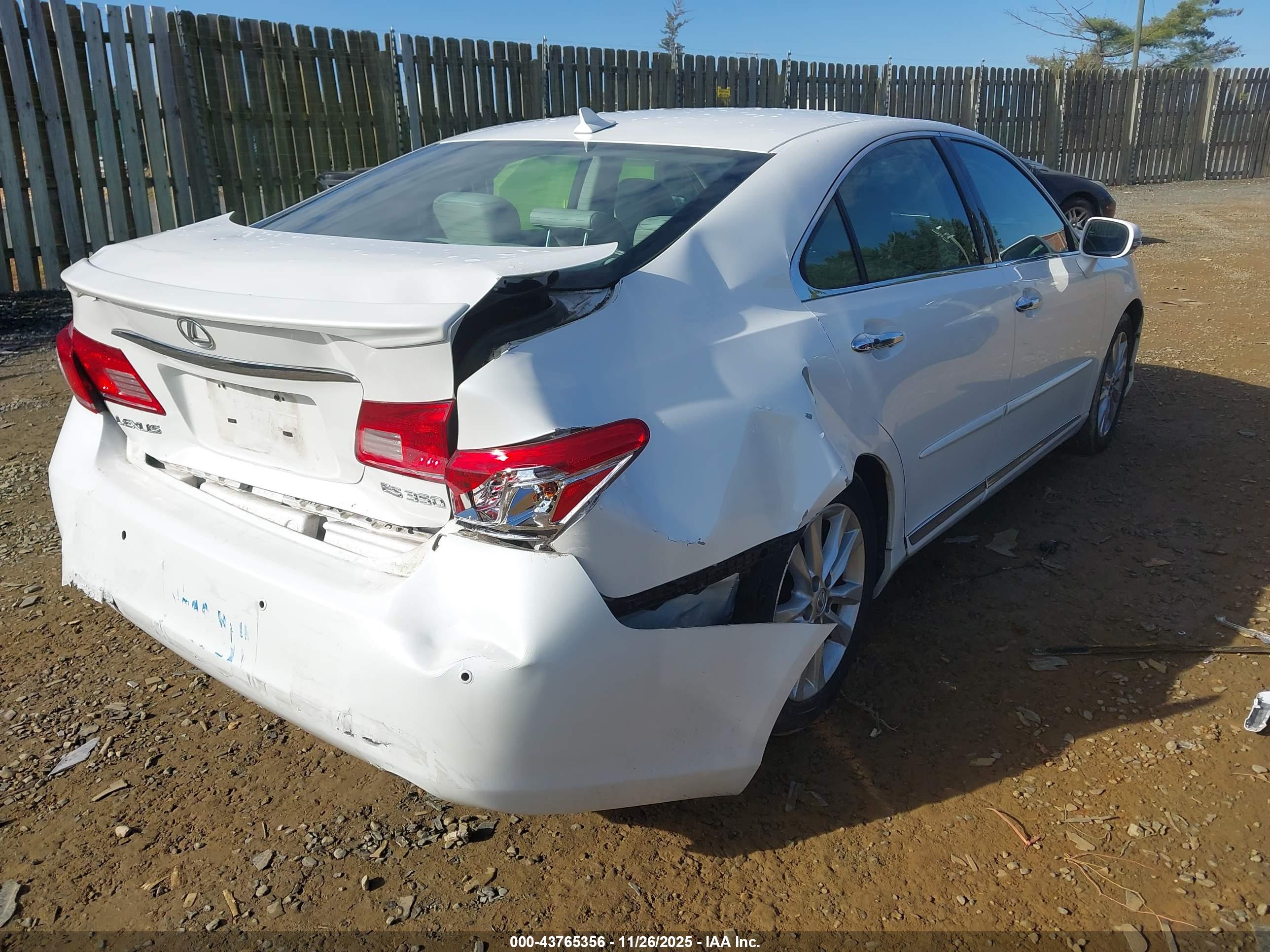 LEXUS ES image 4