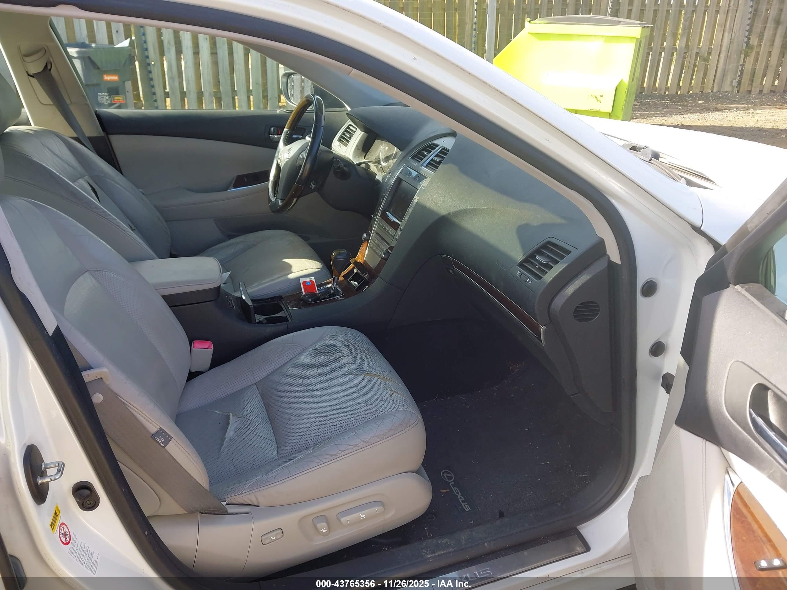 LEXUS ES image 5