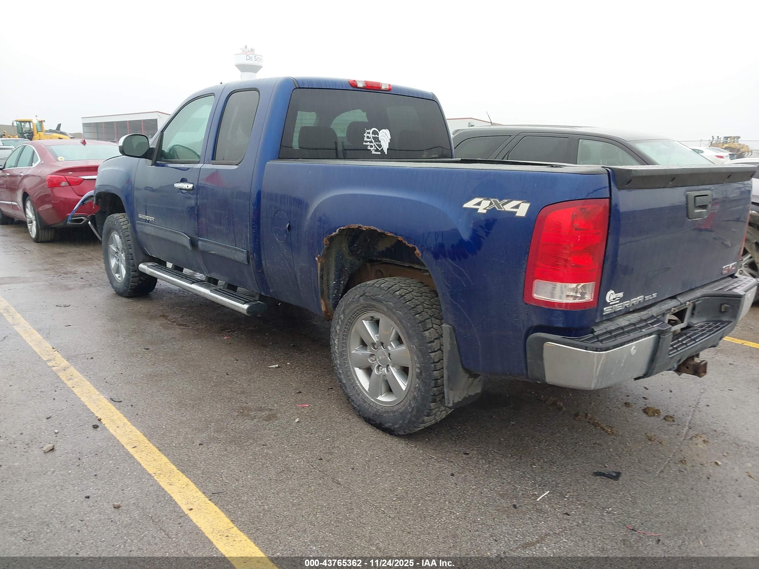 GMC SIERRA image 3