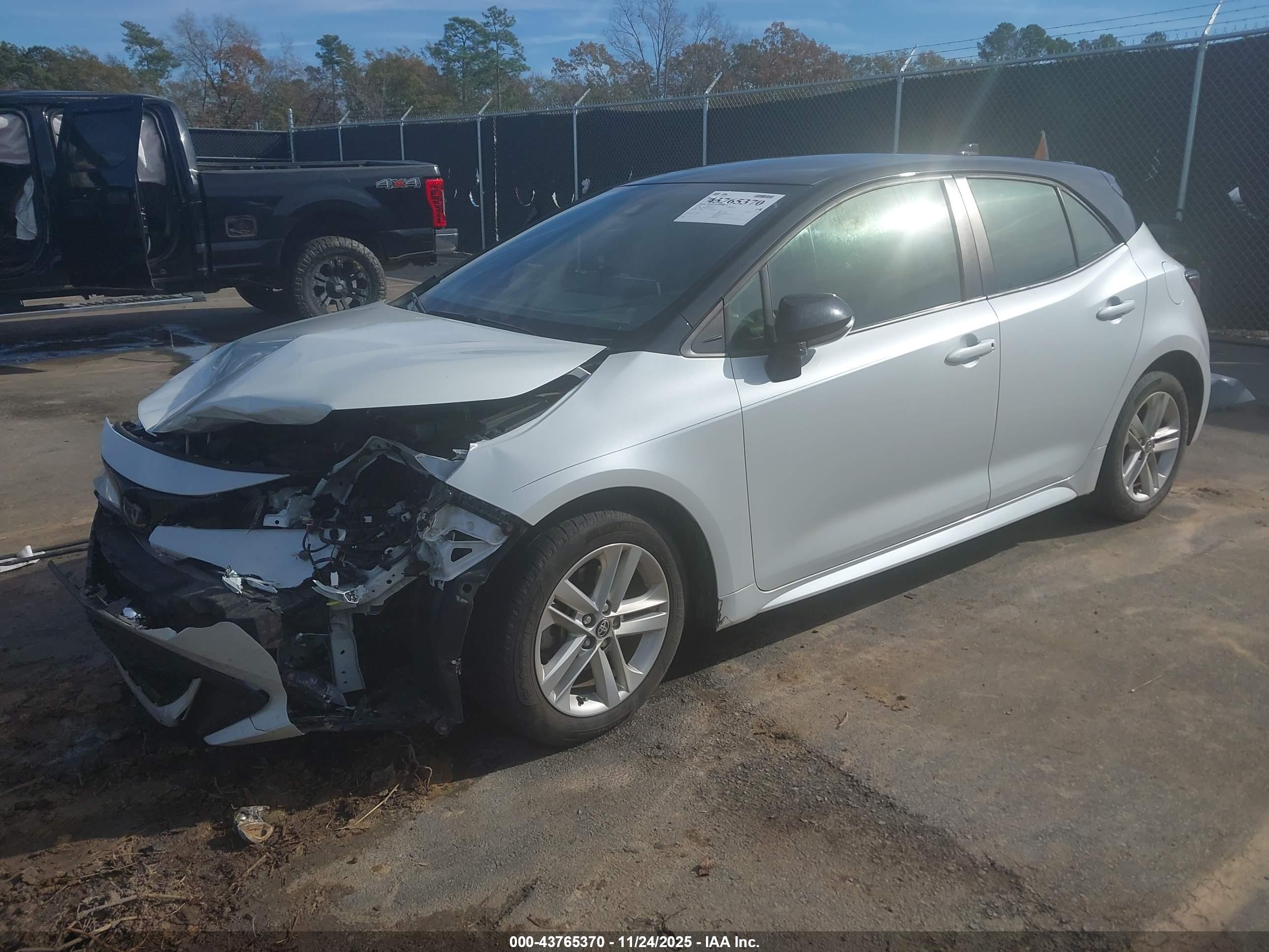 TOYOTA COROLLA image 2