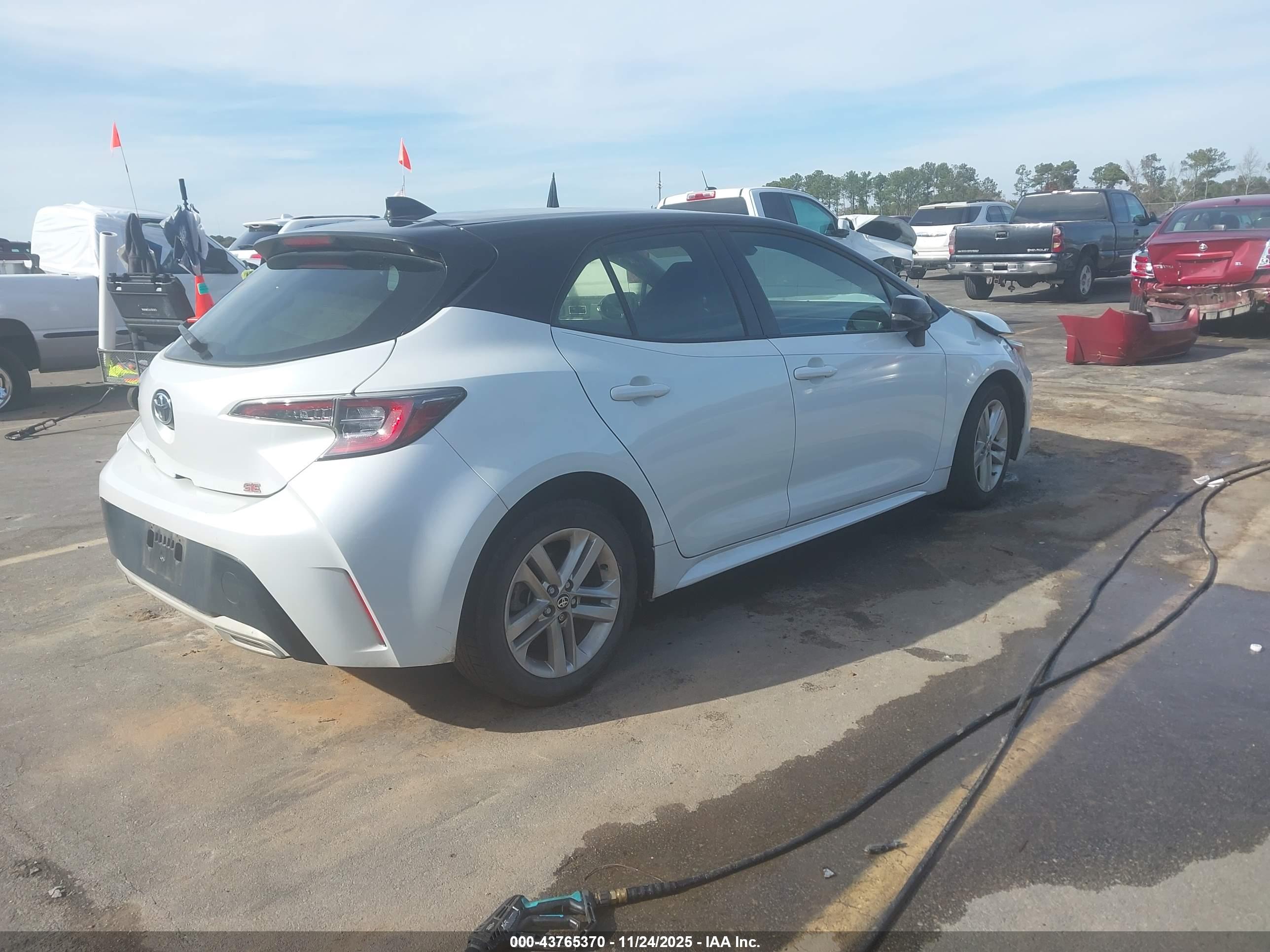 TOYOTA COROLLA image 4