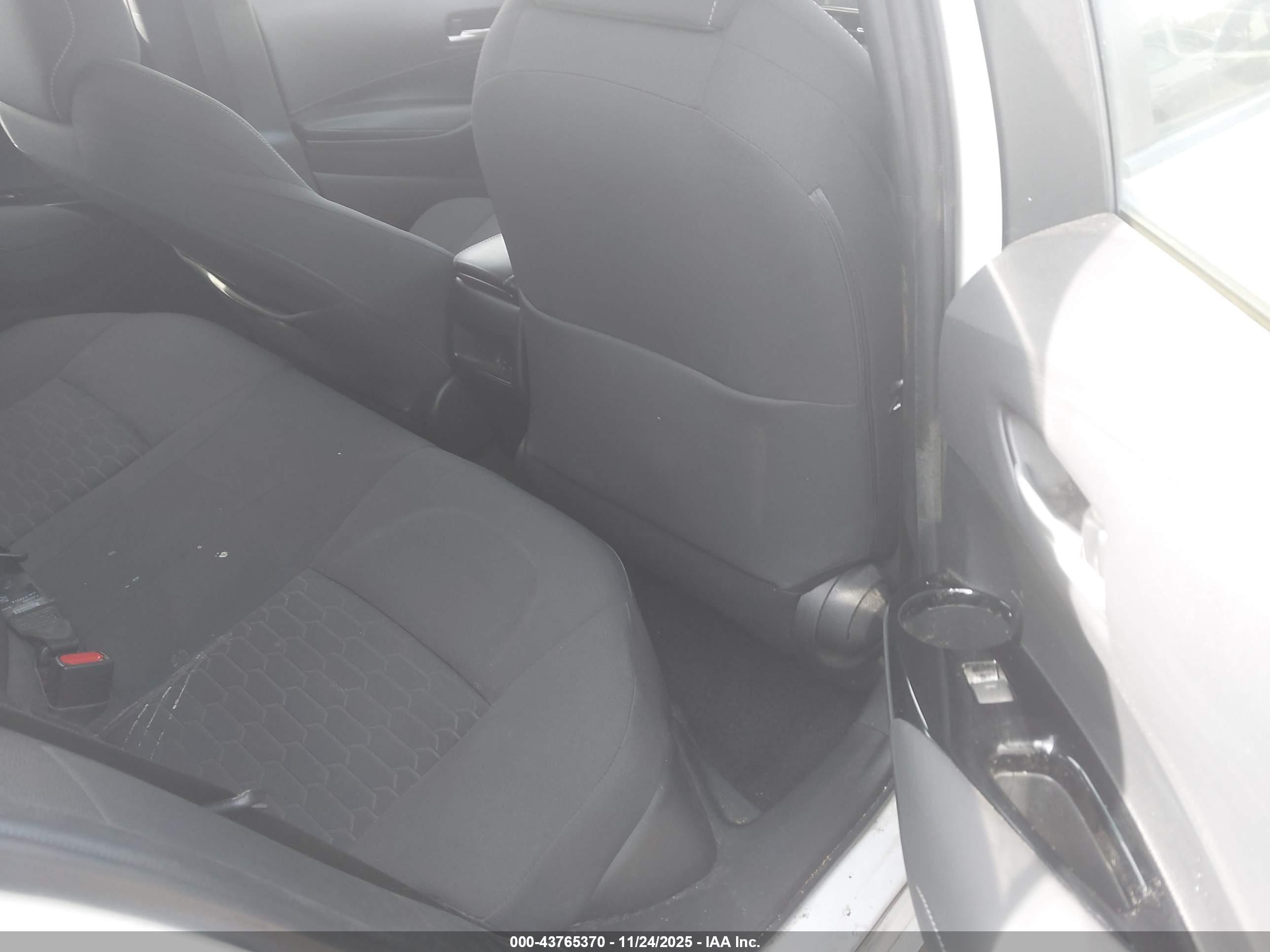 TOYOTA COROLLA image 8