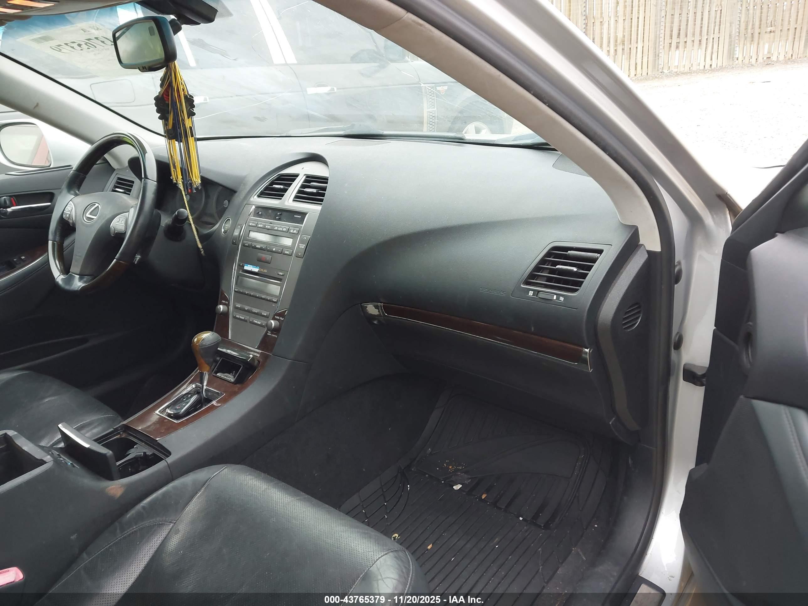 LEXUS ES image 5