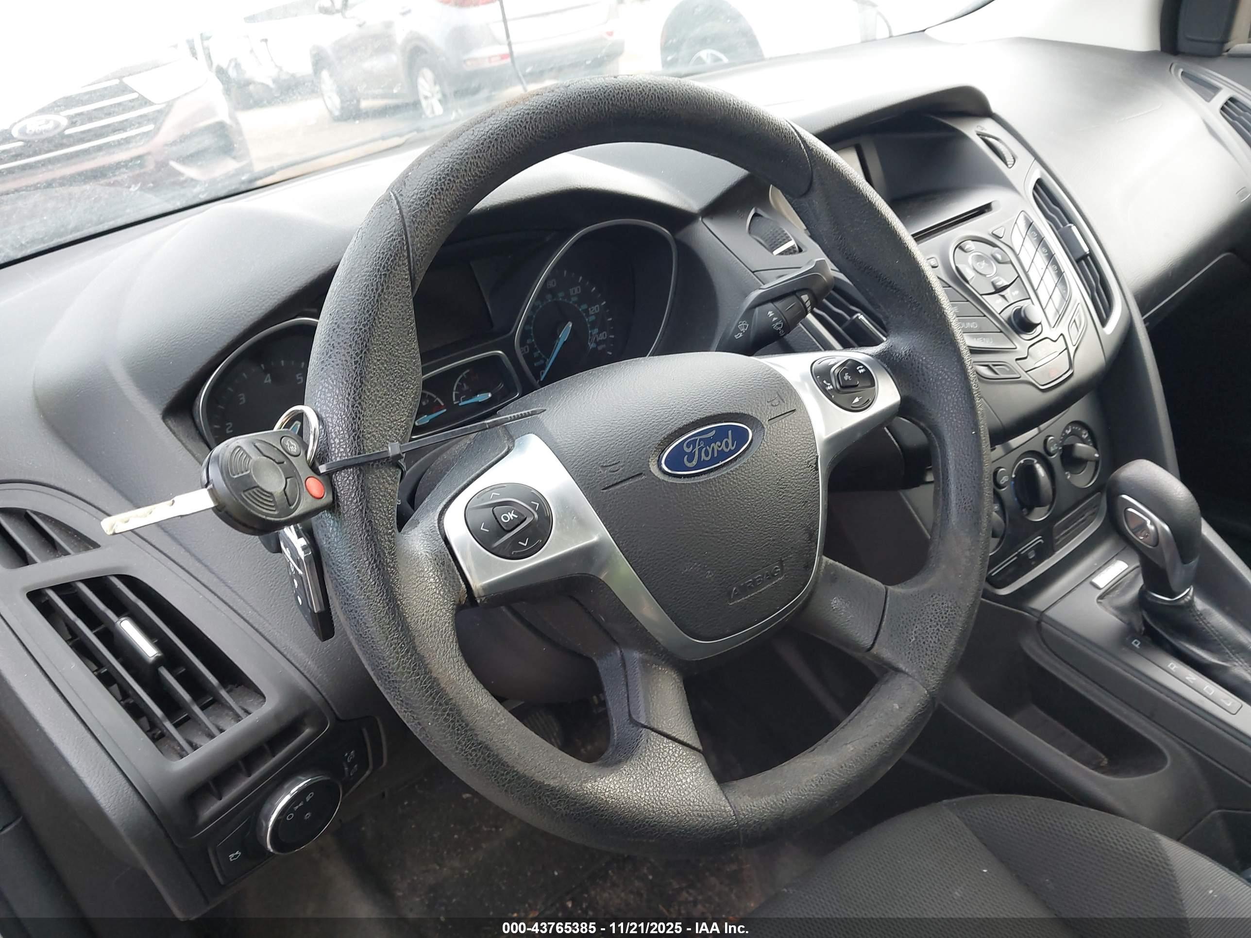 FORD FOCUS image 11