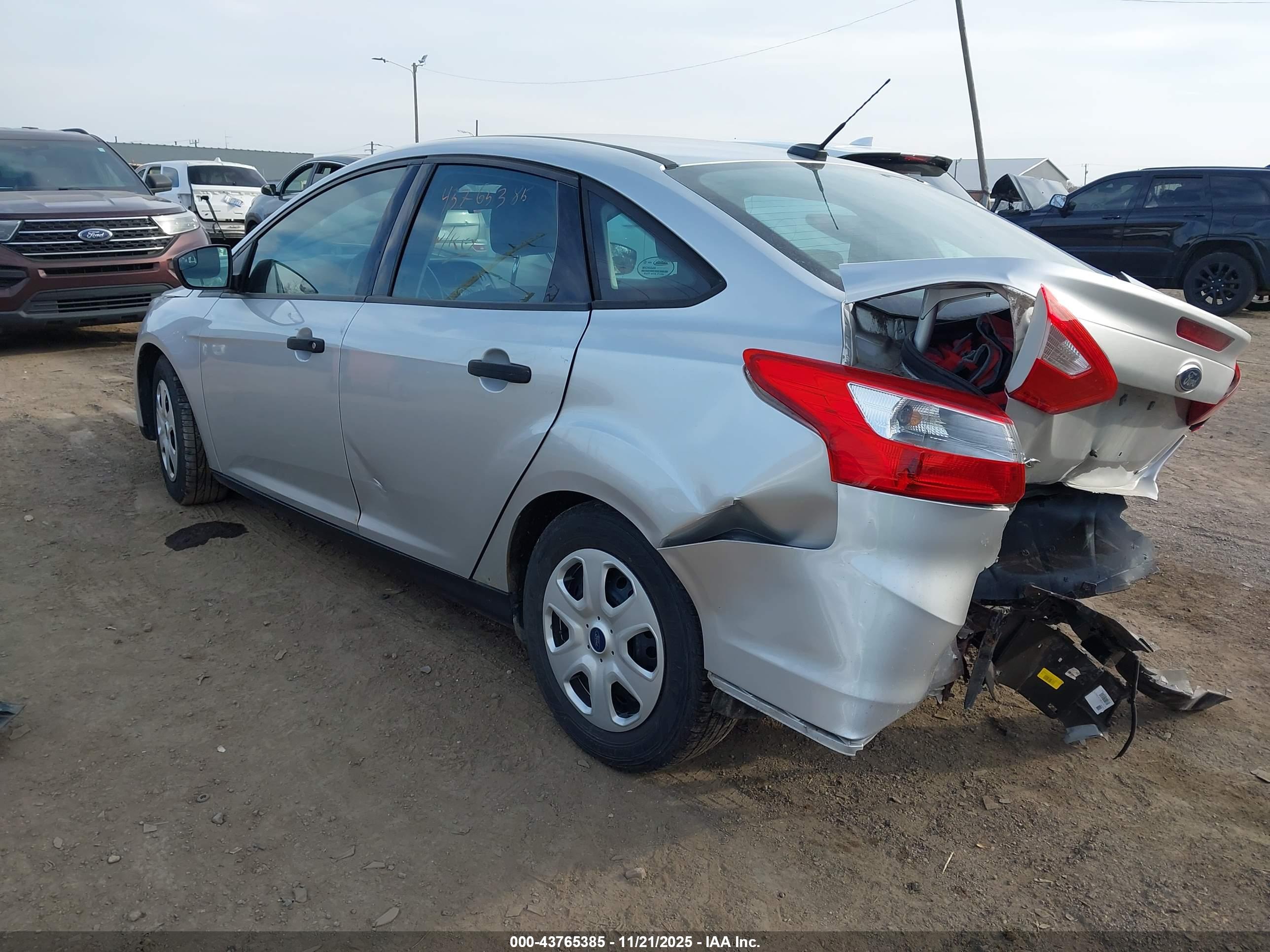 FORD FOCUS image 3