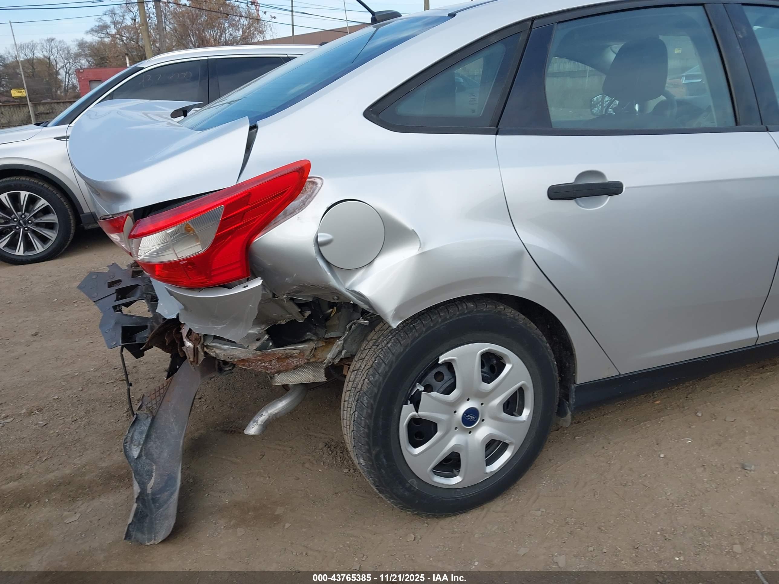 FORD FOCUS image 6
