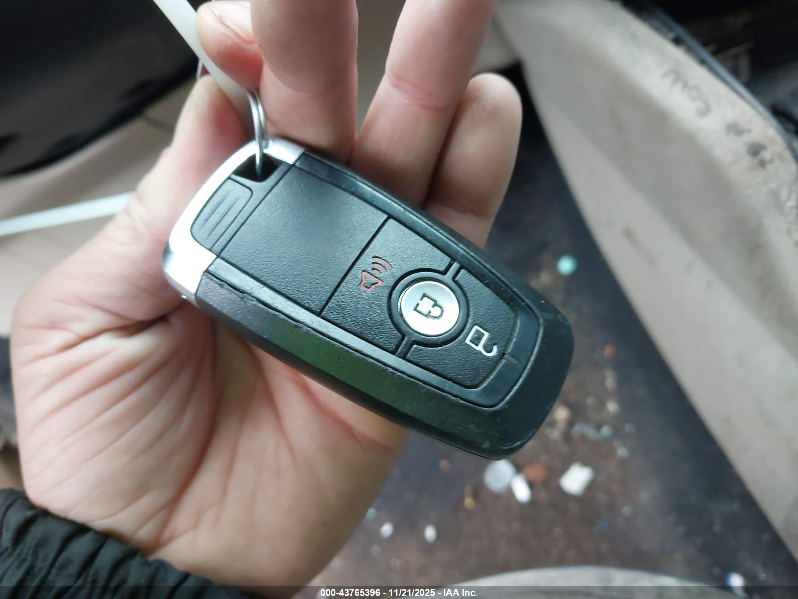 FORD ESCAPE image 11