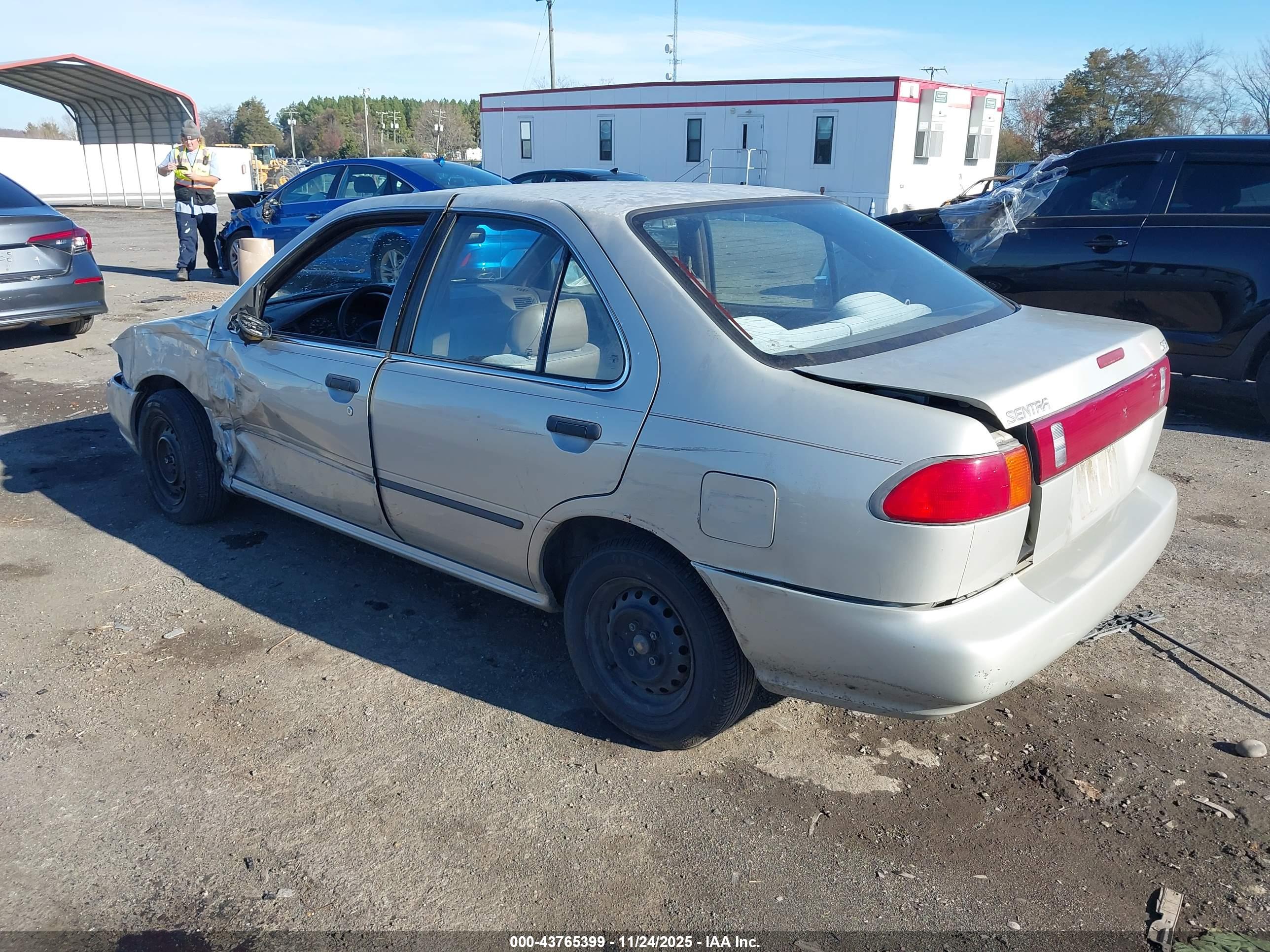 NISSAN SENTRA image 3