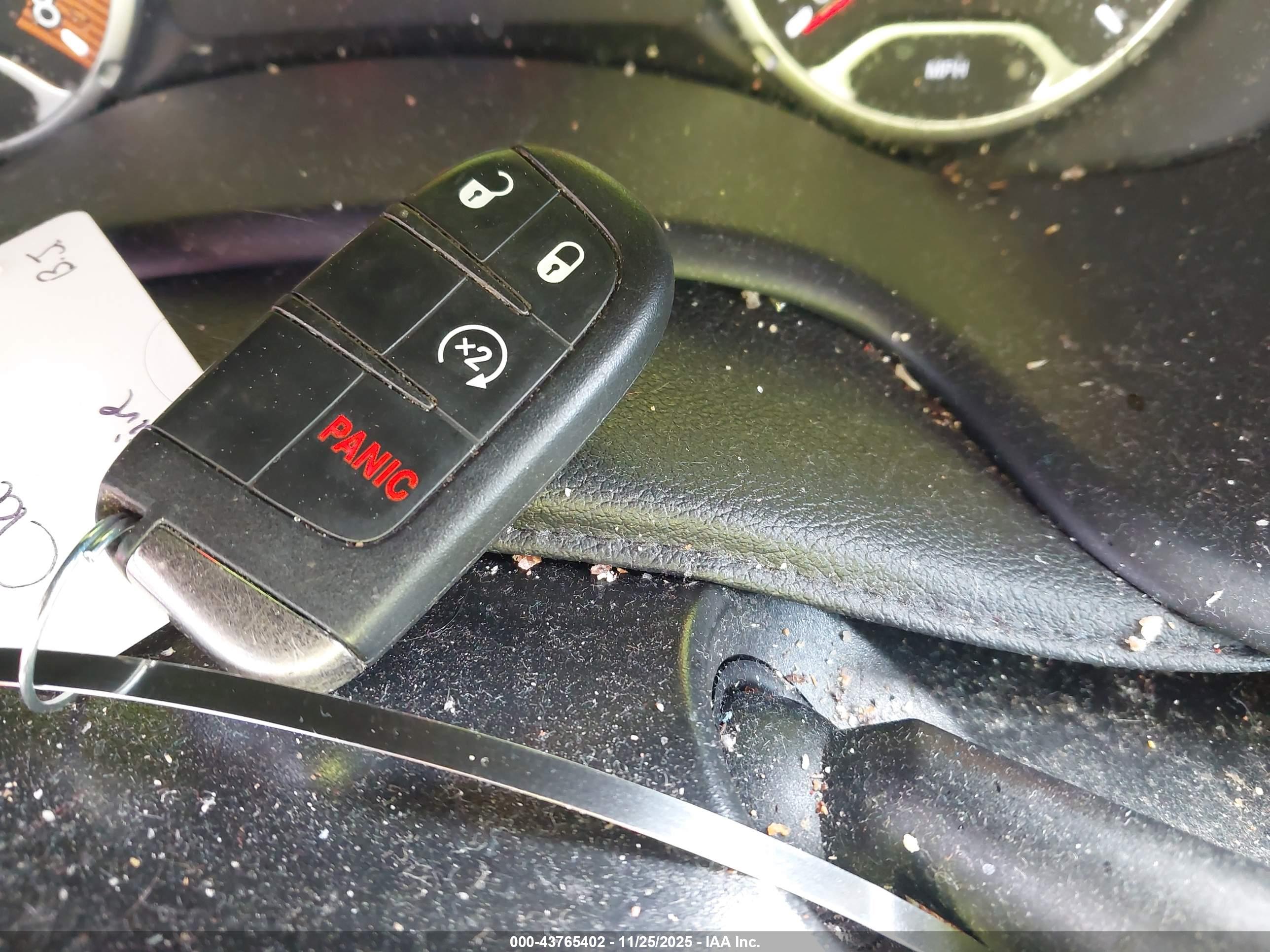 JEEP RENEGADE image 11
