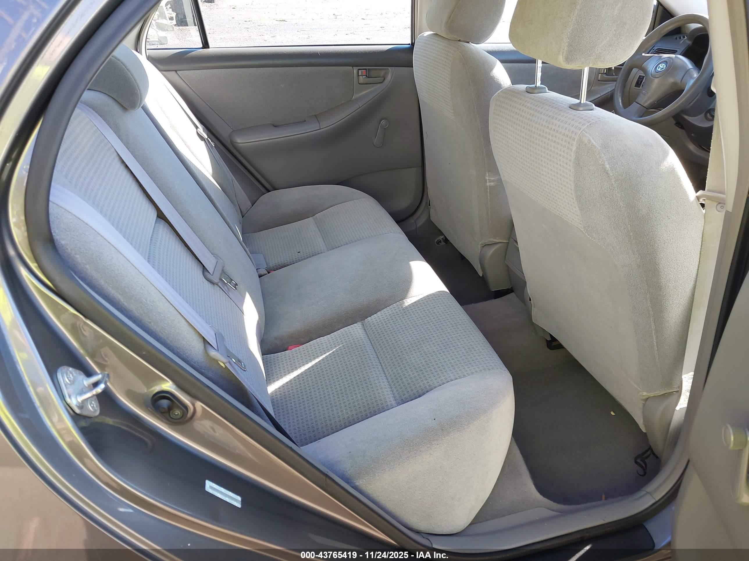 TOYOTA COROLLA image 8