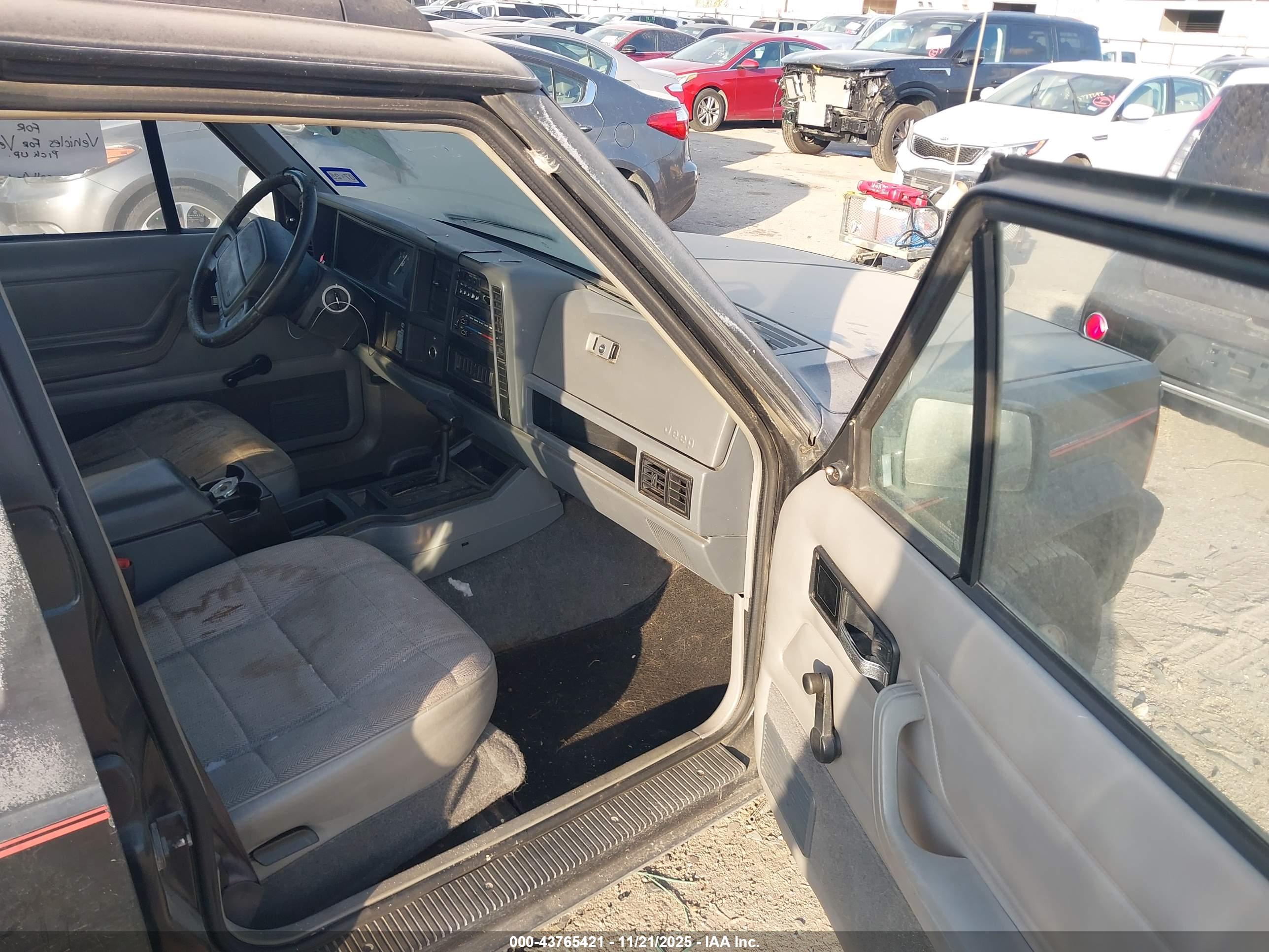 JEEP CHEROKEE image 5