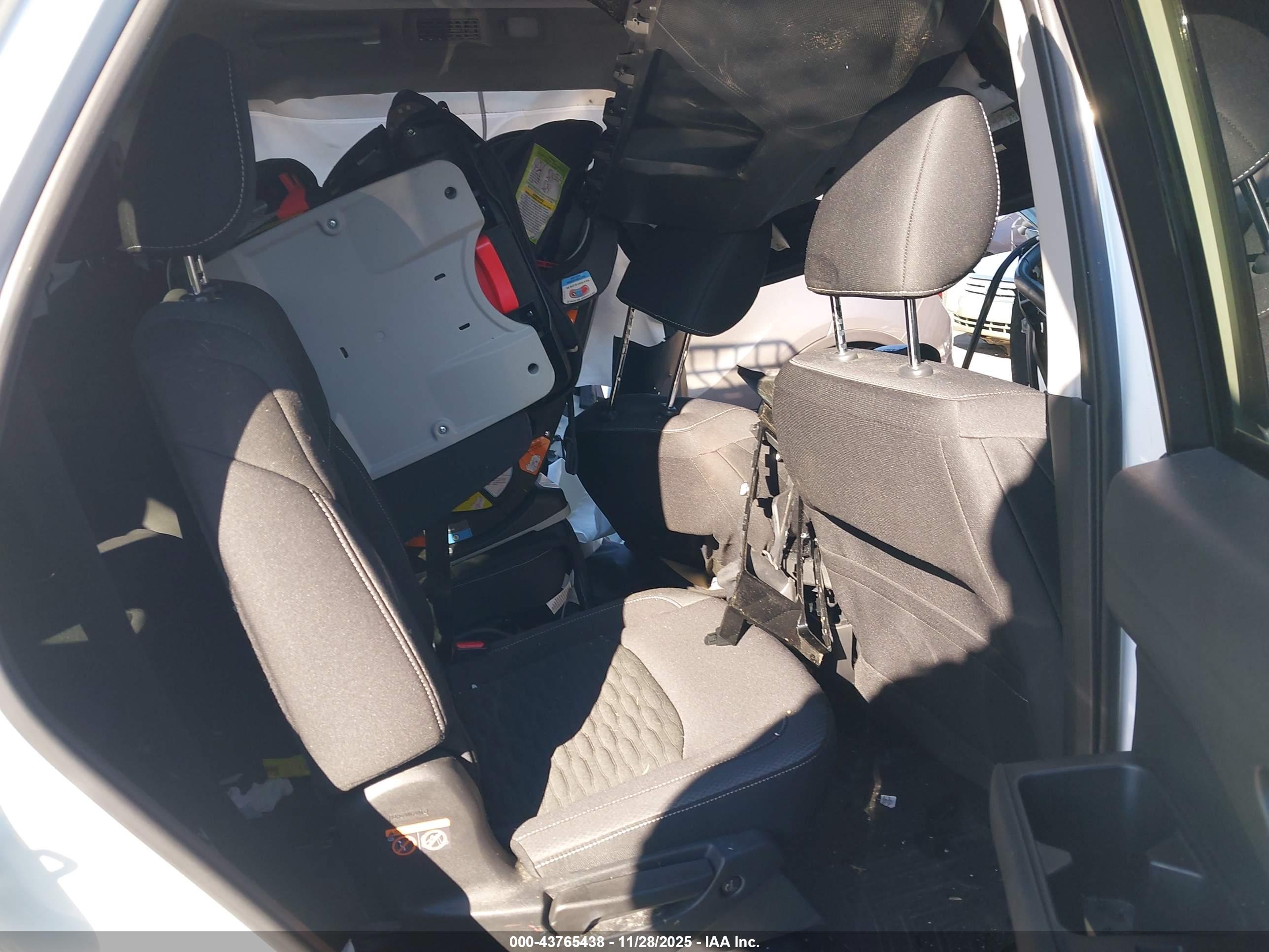 NISSAN PATHFINDER image 8