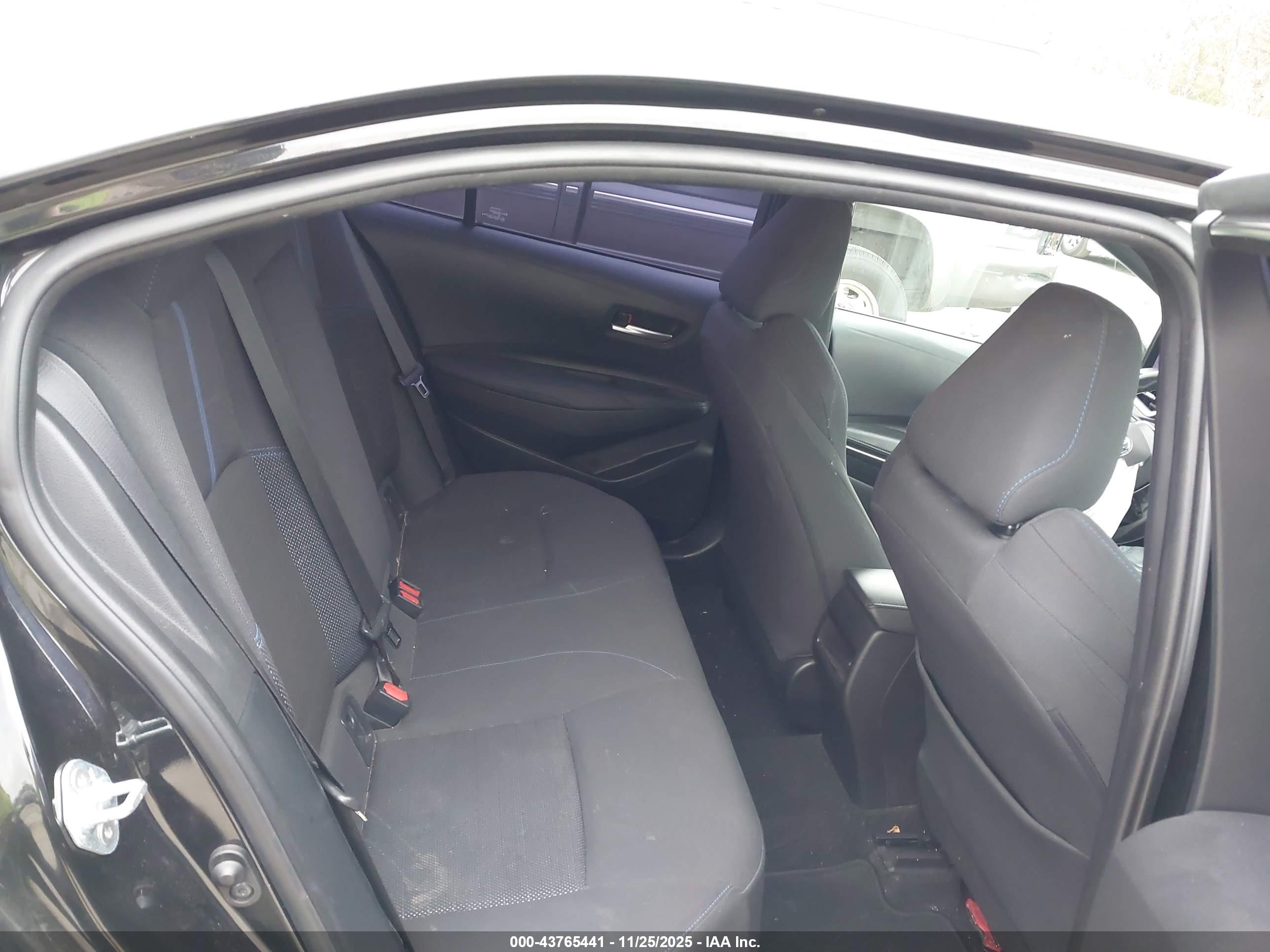 TOYOTA COROLLA image 8