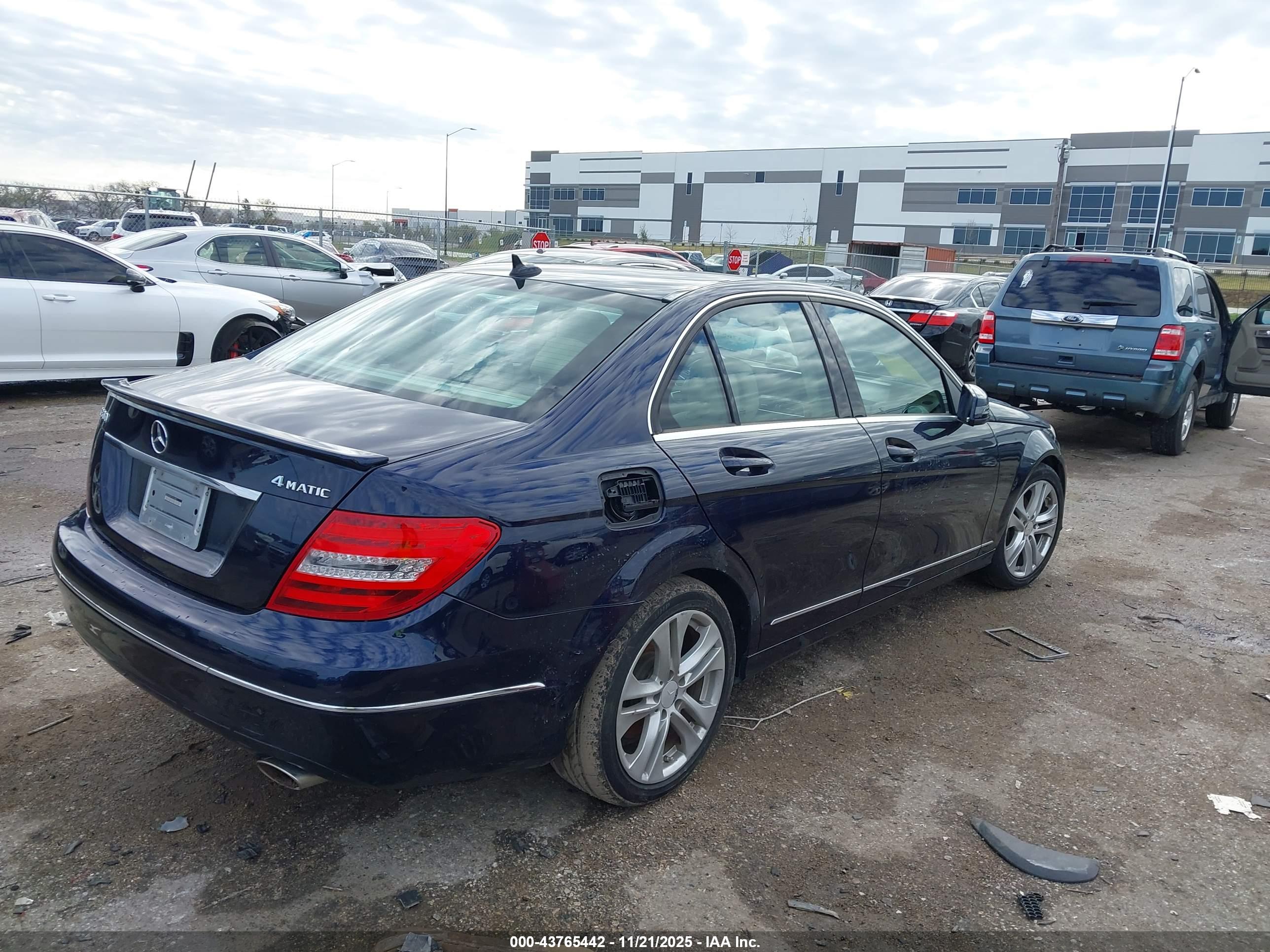 MERCEDES-BENZ C image 4
