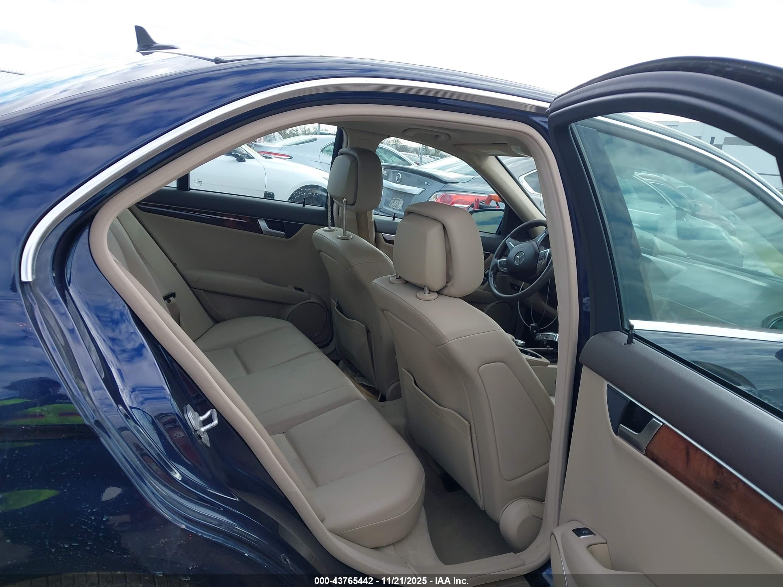 MERCEDES-BENZ C image 8