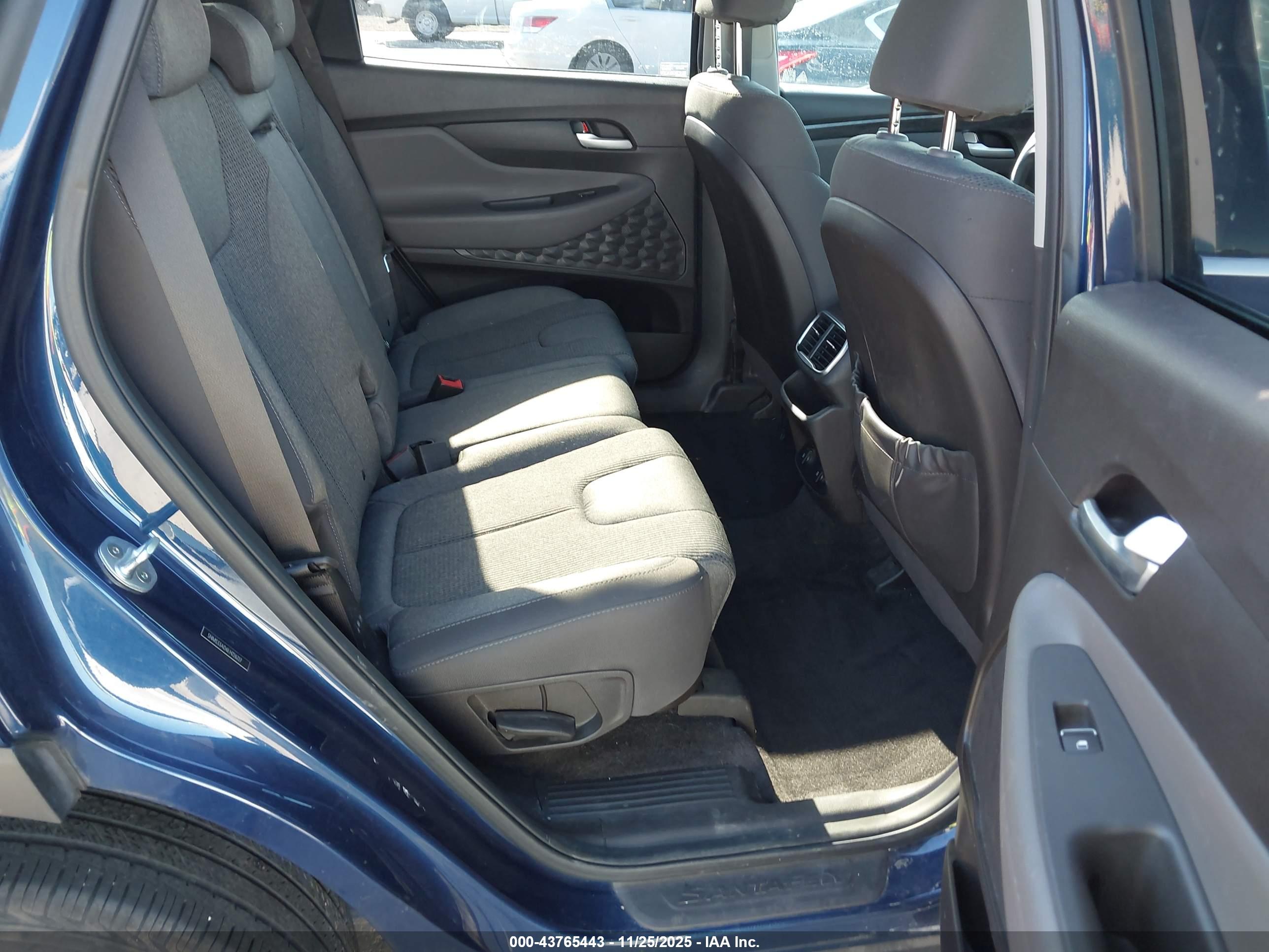 HYUNDAI SANTA image 8