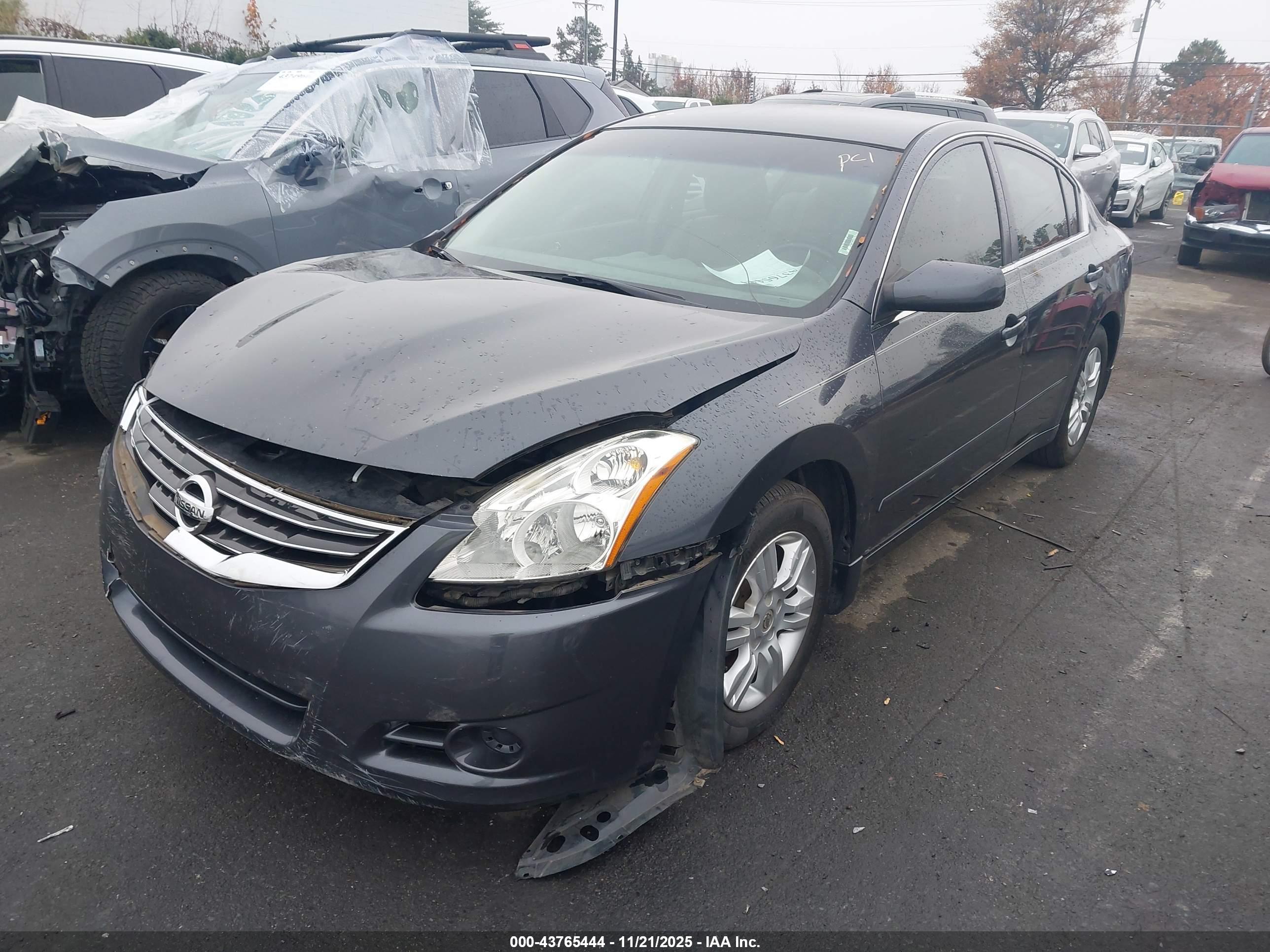 NISSAN ALTIMA image 2