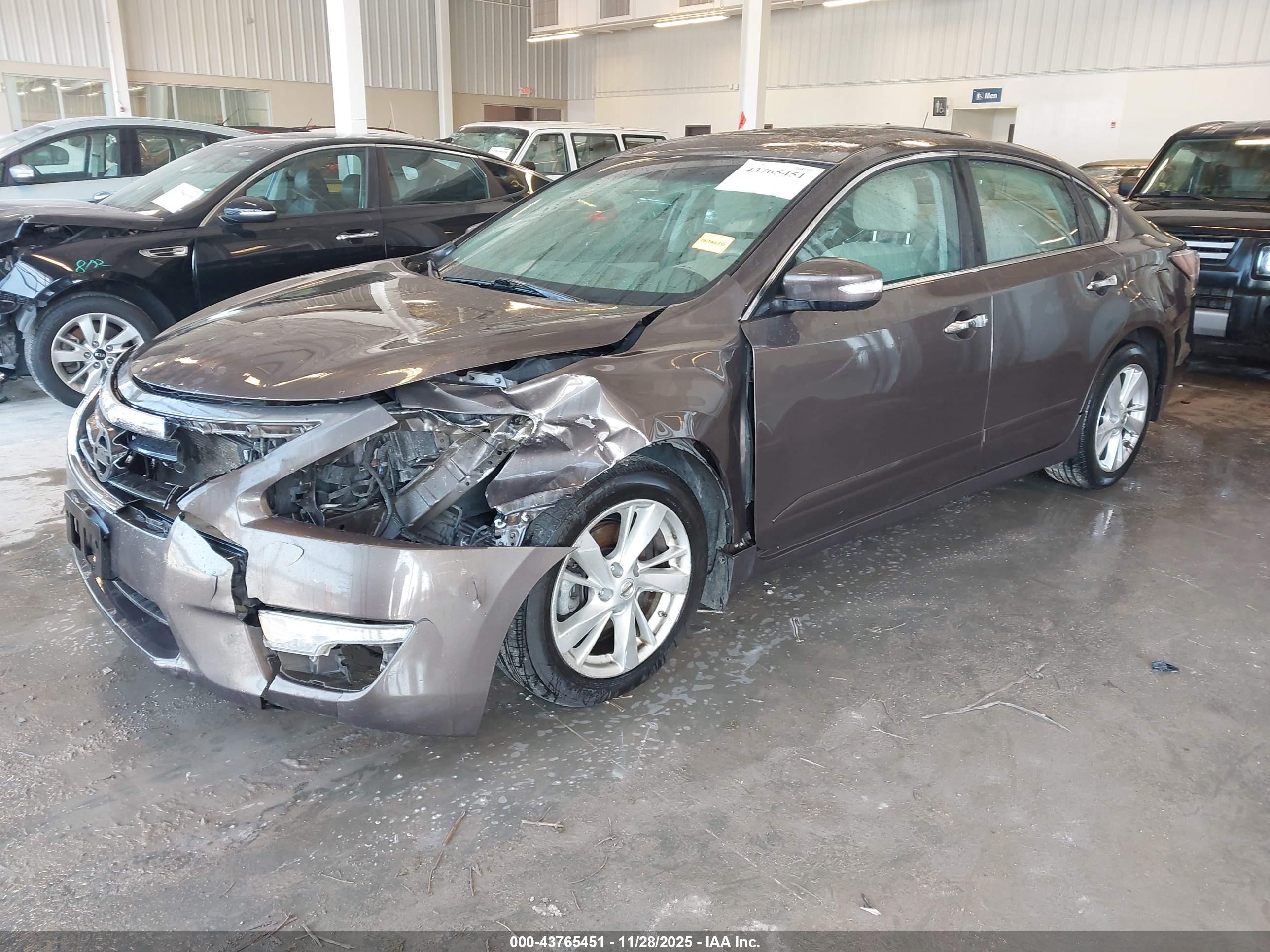 NISSAN ALTIMA image 2