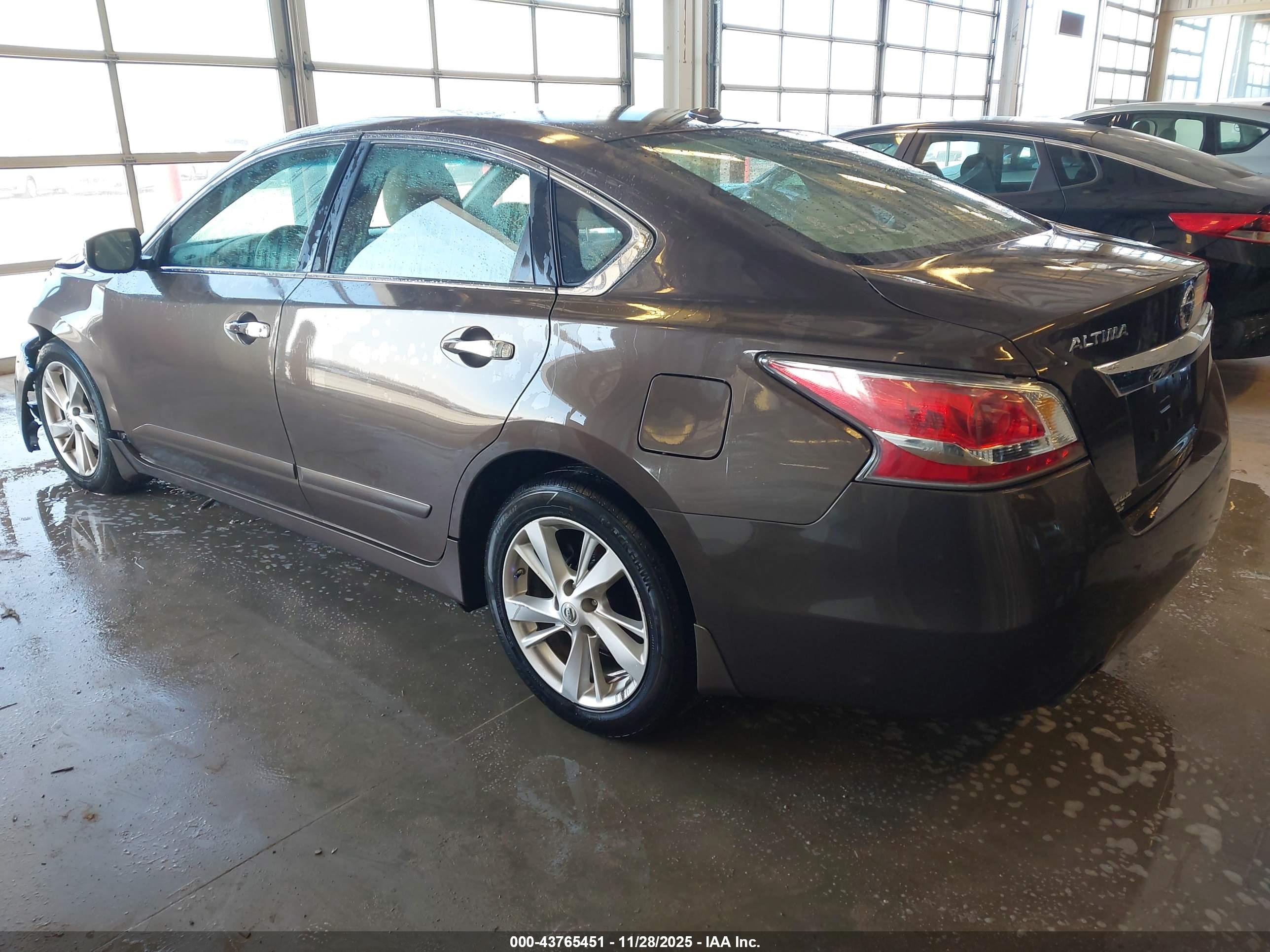 NISSAN ALTIMA image 3