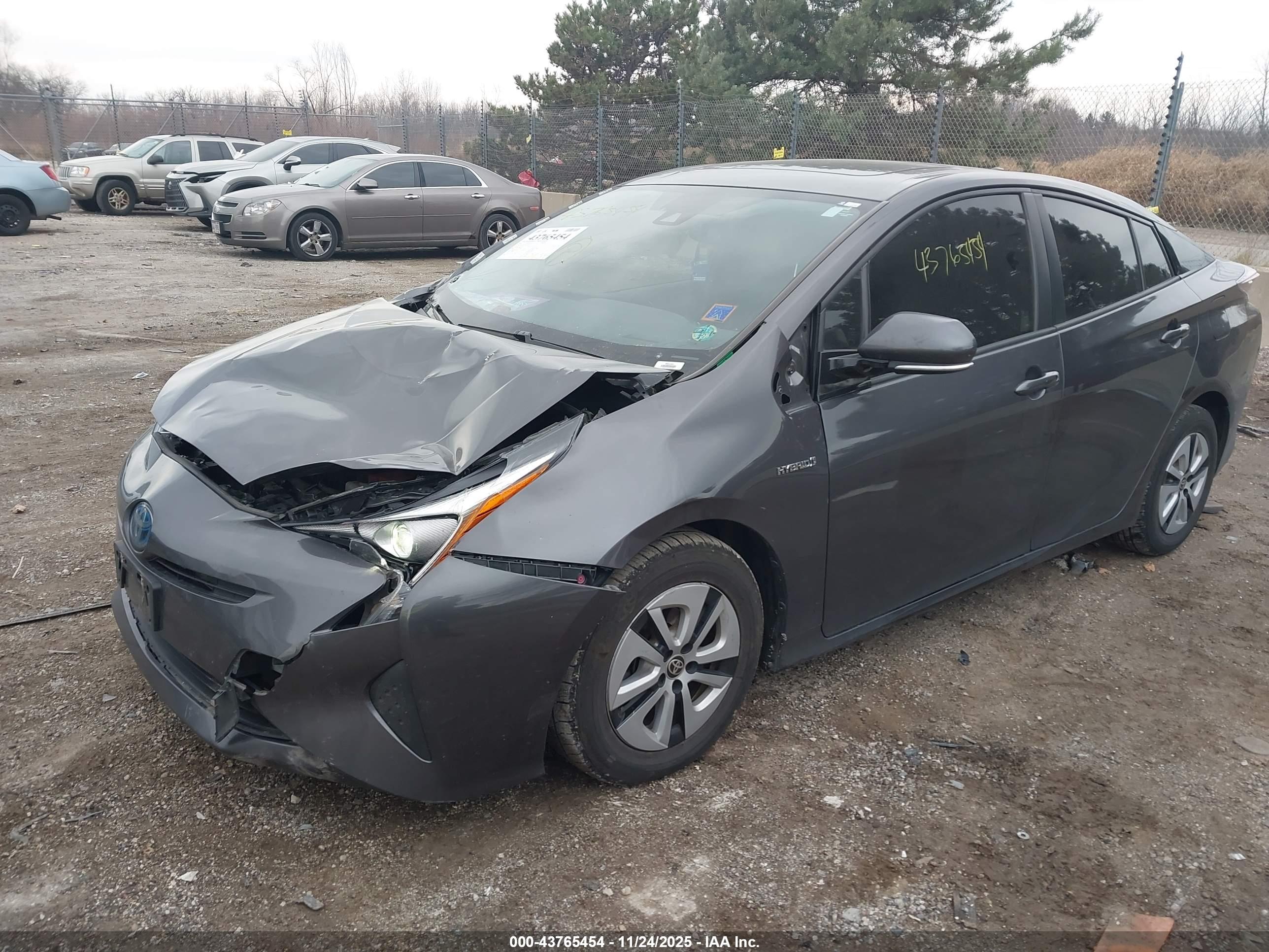 TOYOTA PRIUS image 2