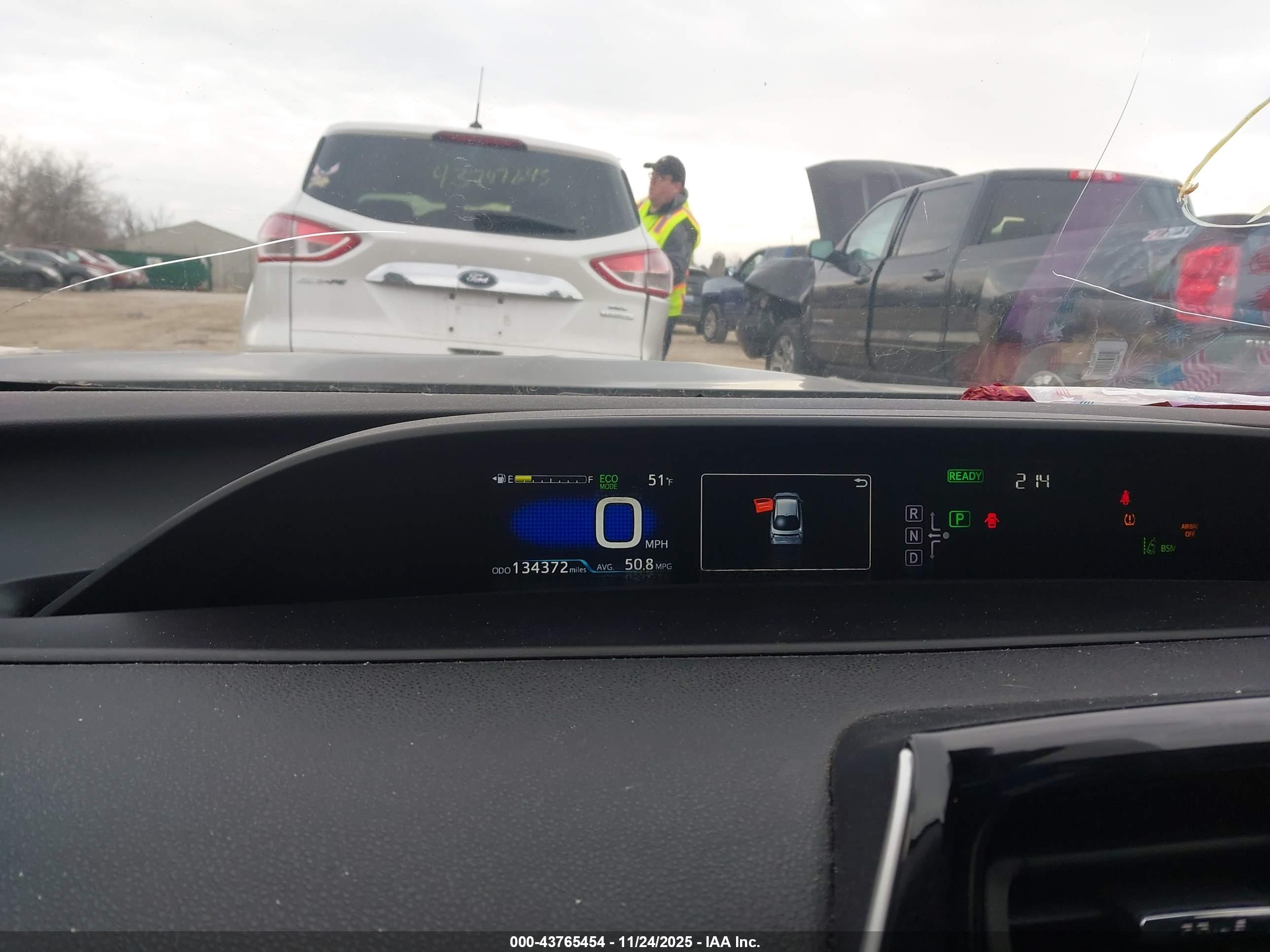 TOYOTA PRIUS image 7