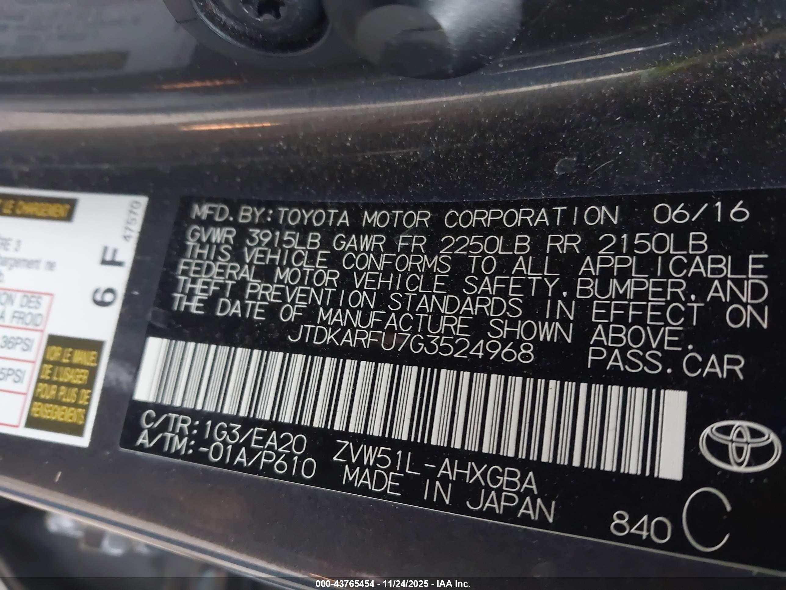 TOYOTA PRIUS image 9