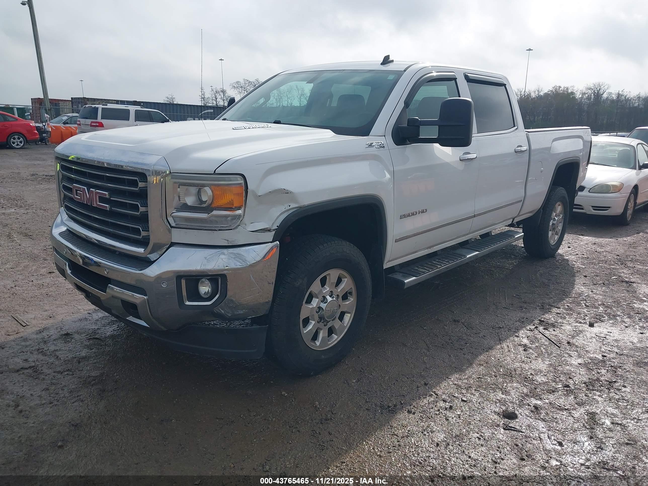 GMC SIERRA image 2