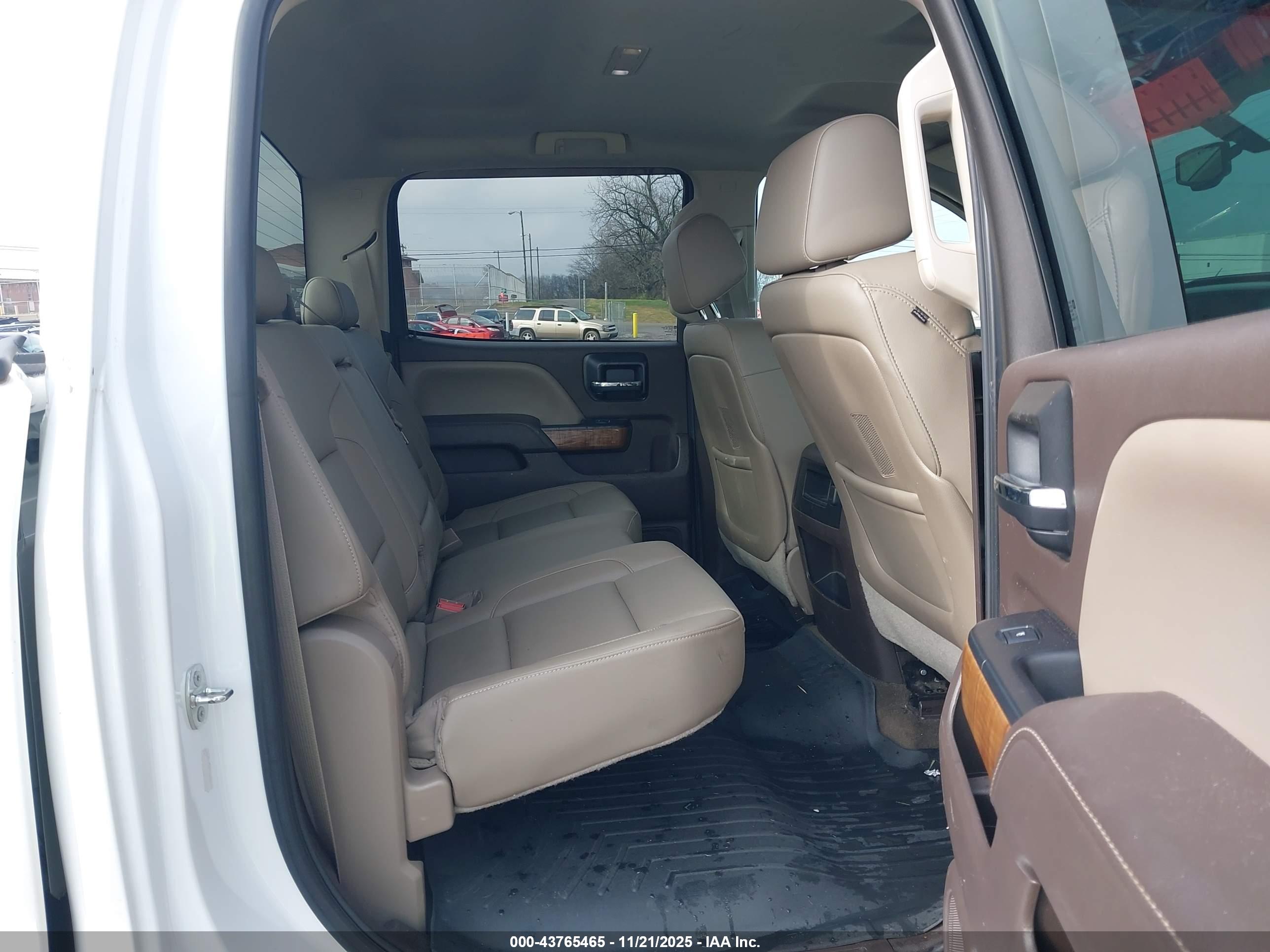 GMC SIERRA image 8