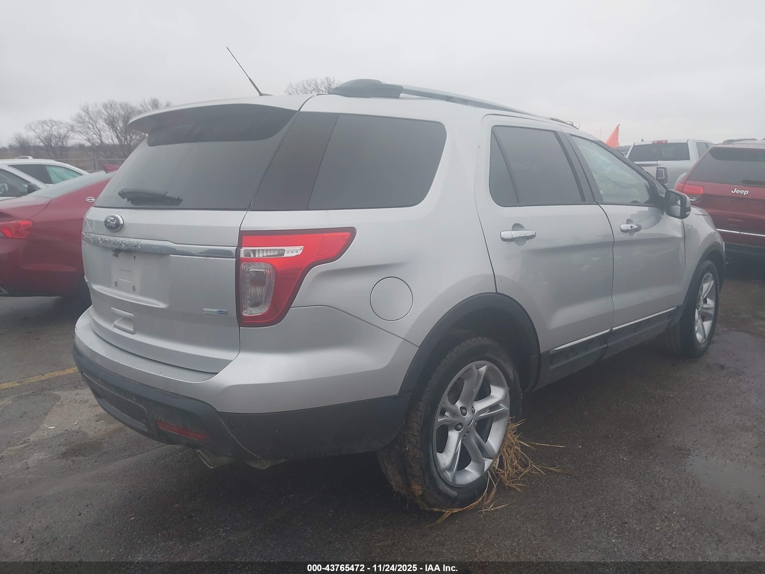 FORD EXPLORER image 4