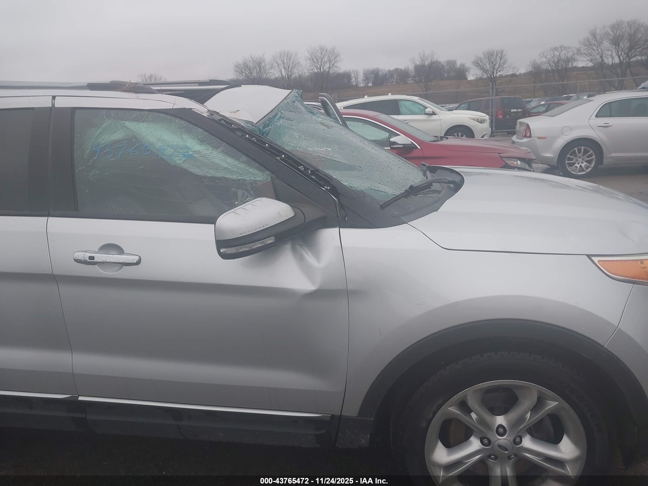 FORD EXPLORER image 6