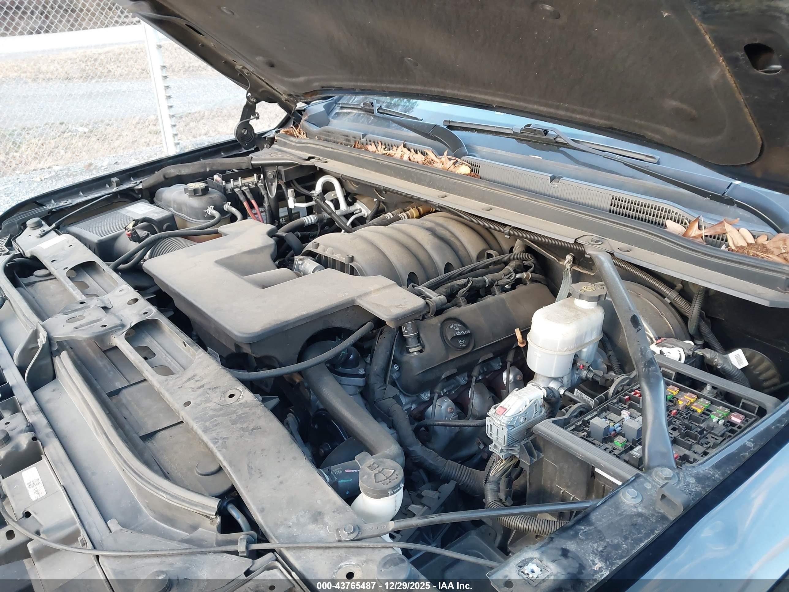 CHEVROLET TAHOE image 10