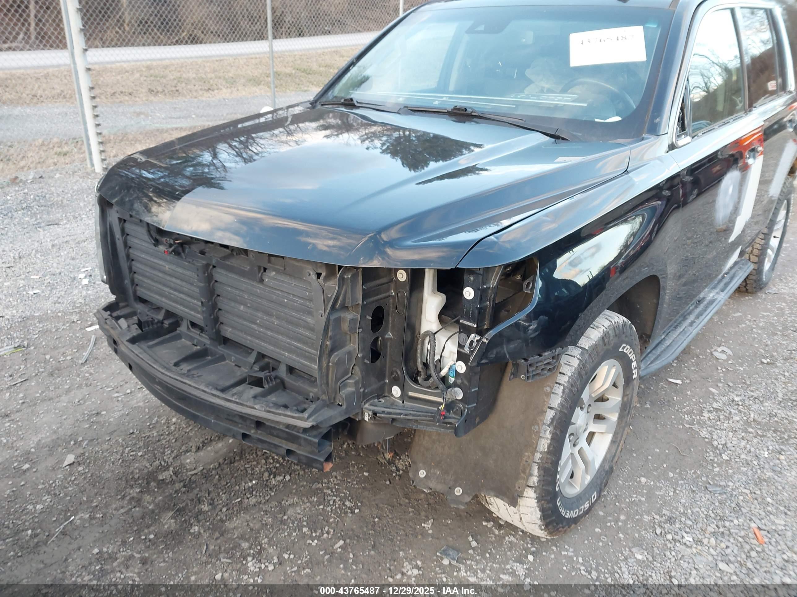 CHEVROLET TAHOE image 6