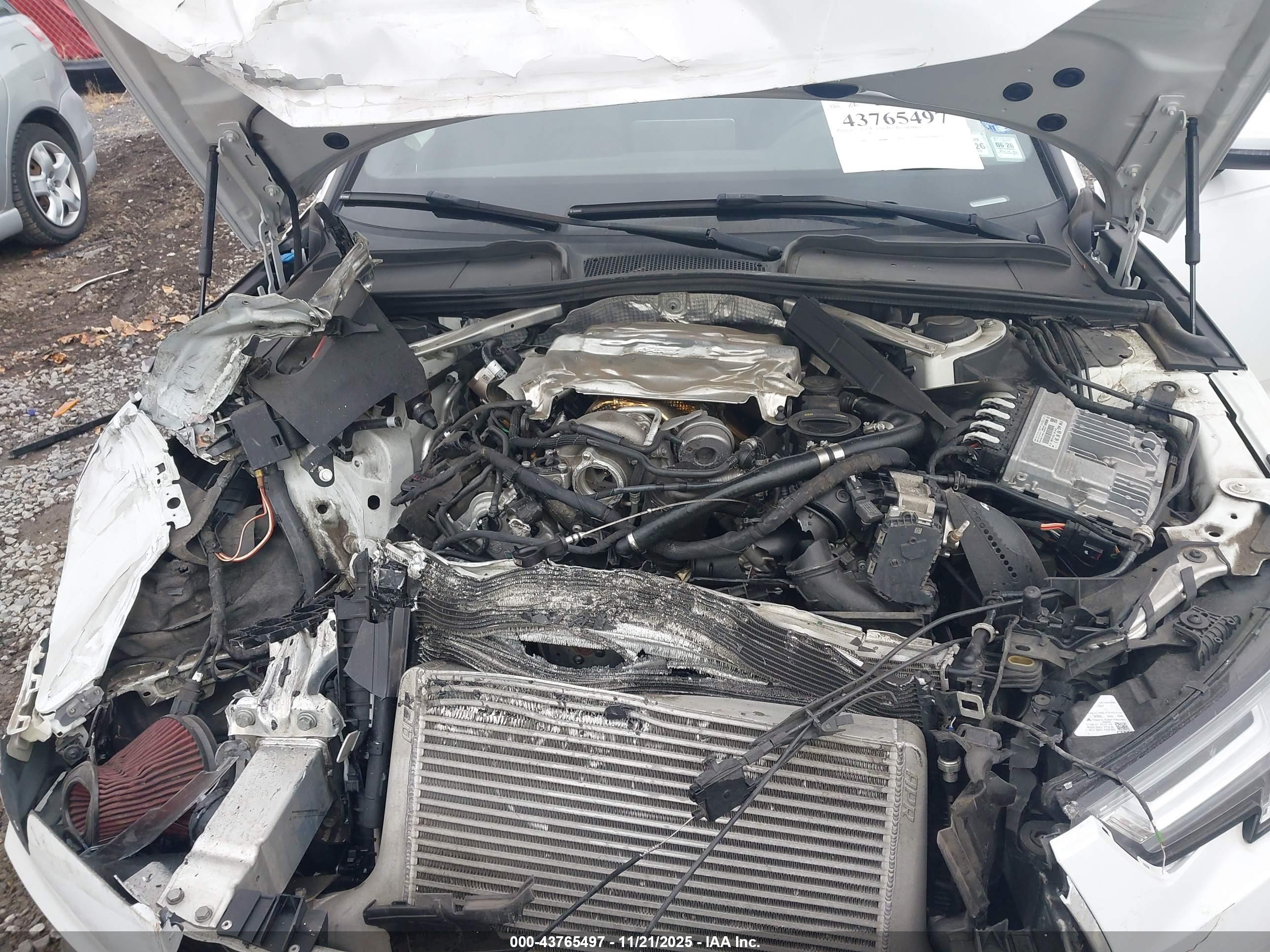 AUDI S4 image 10