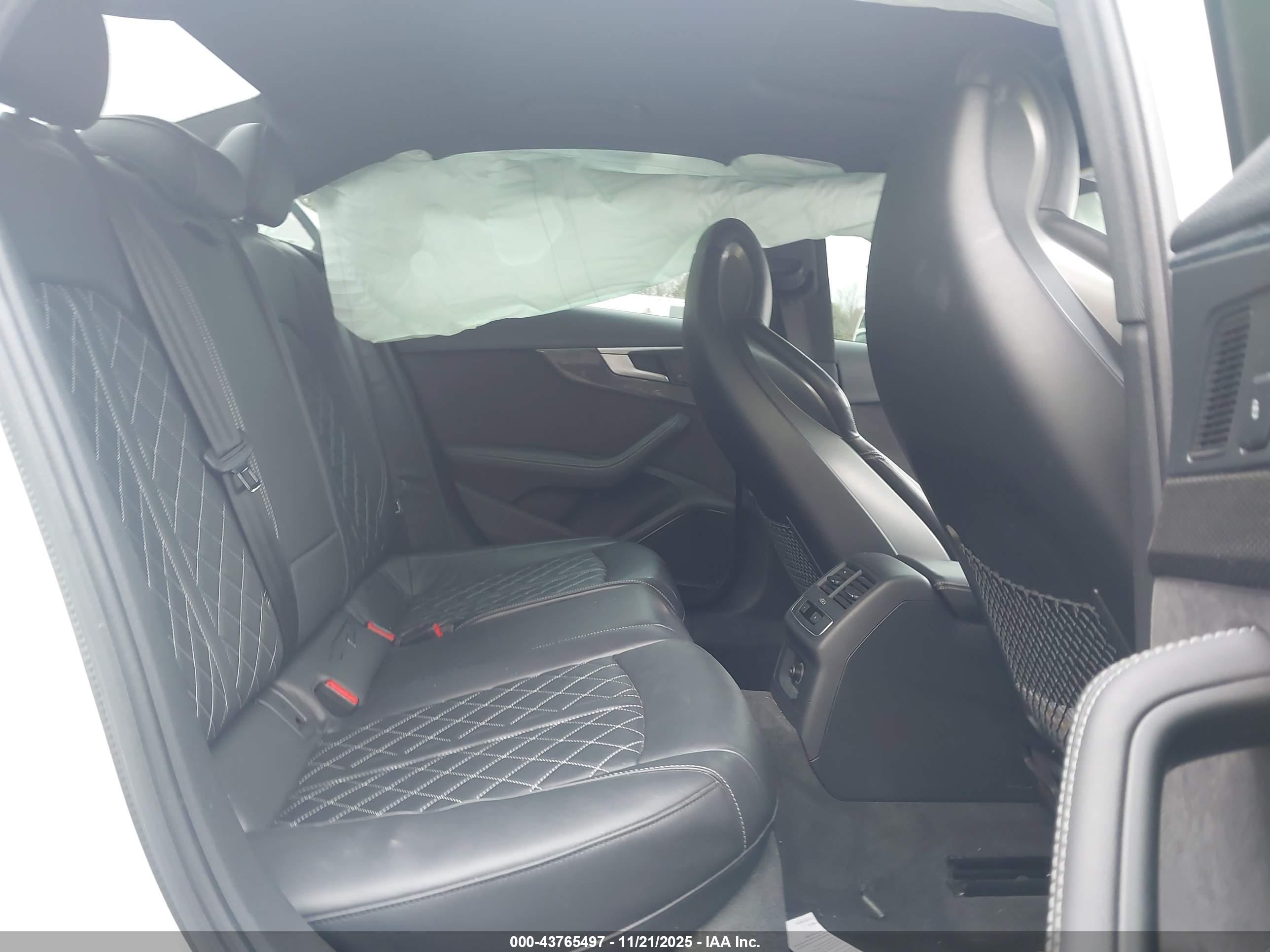 AUDI S4 image 8