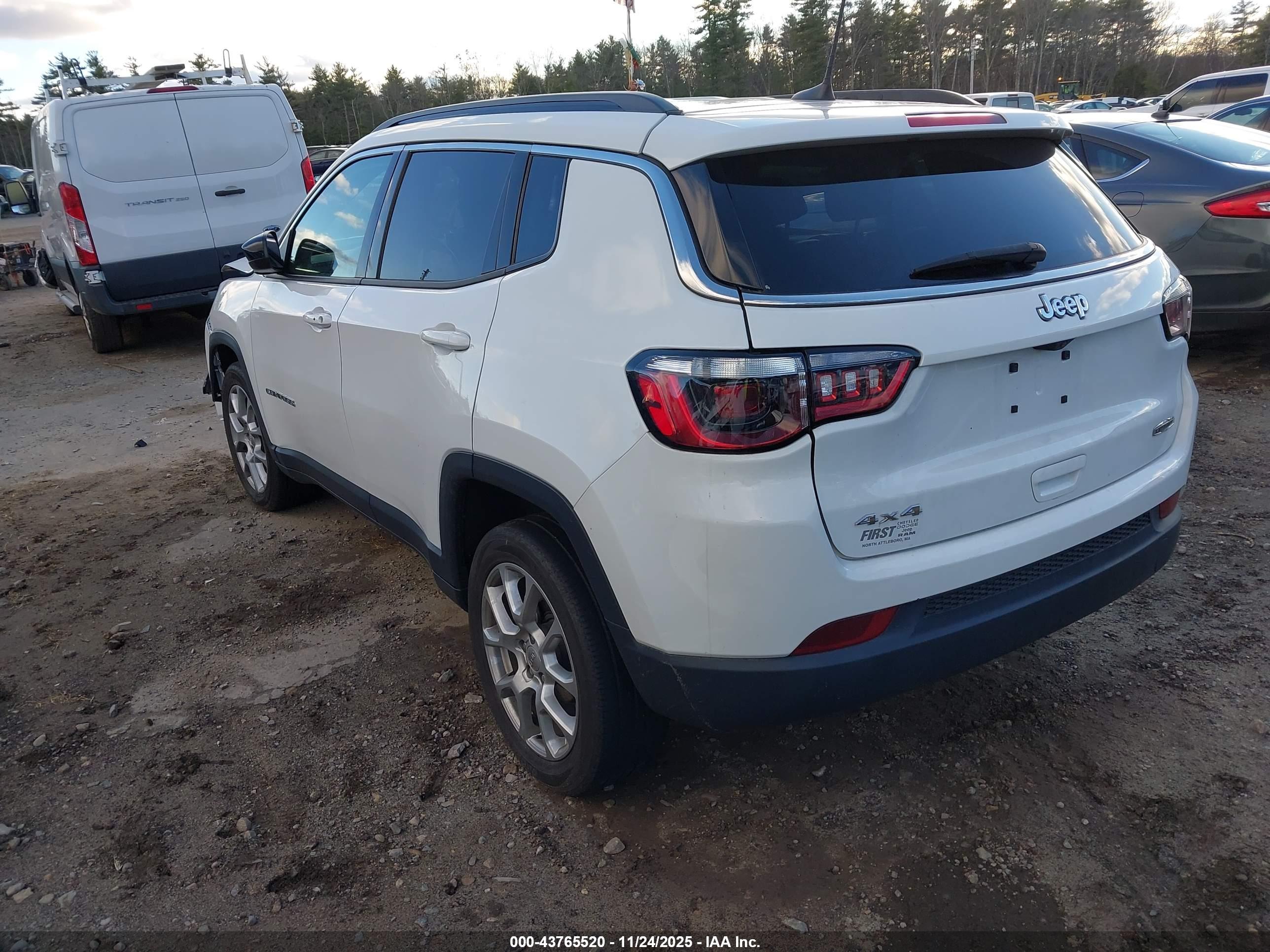 JEEP COMPASS image 3