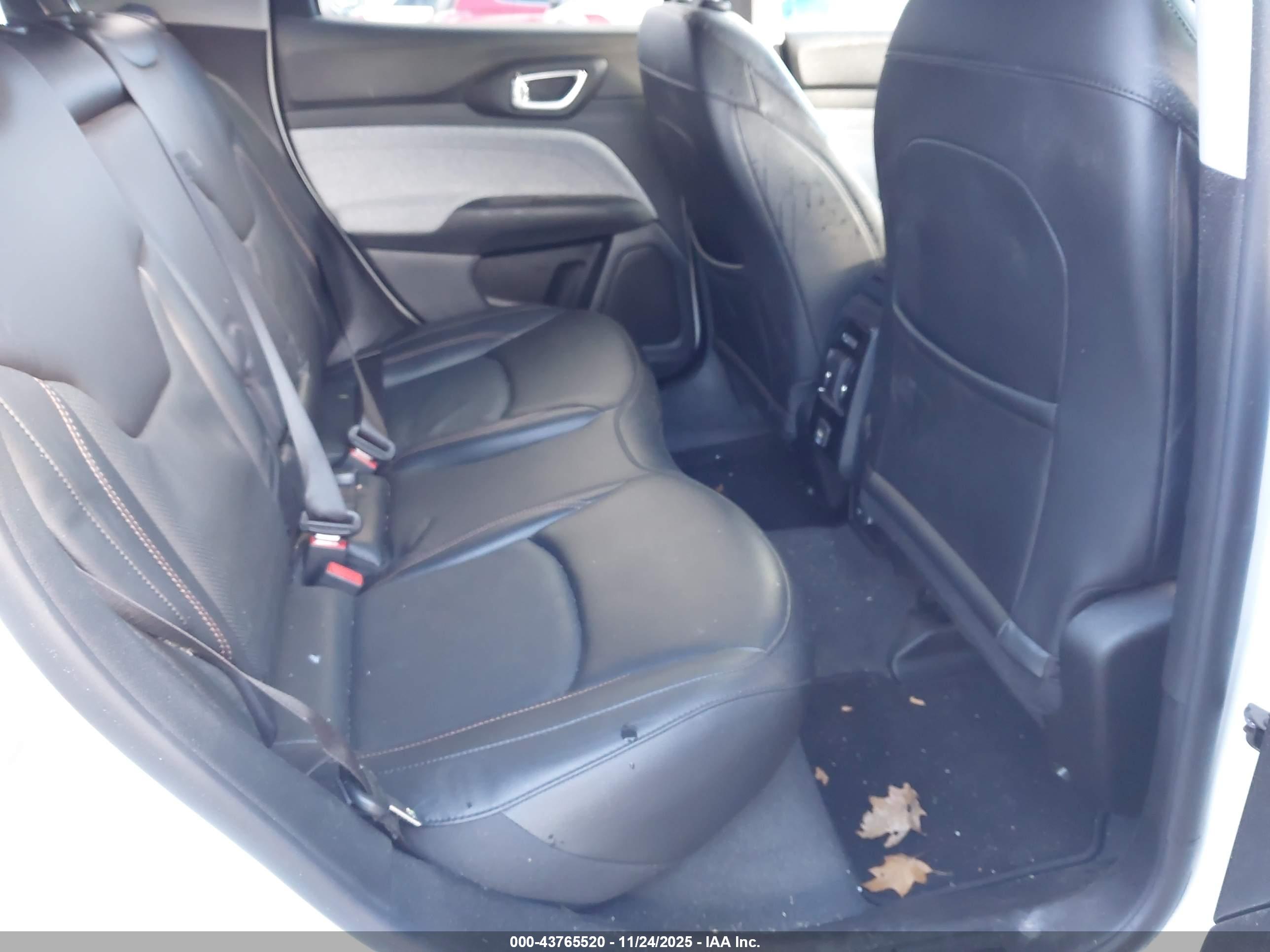 JEEP COMPASS image 8