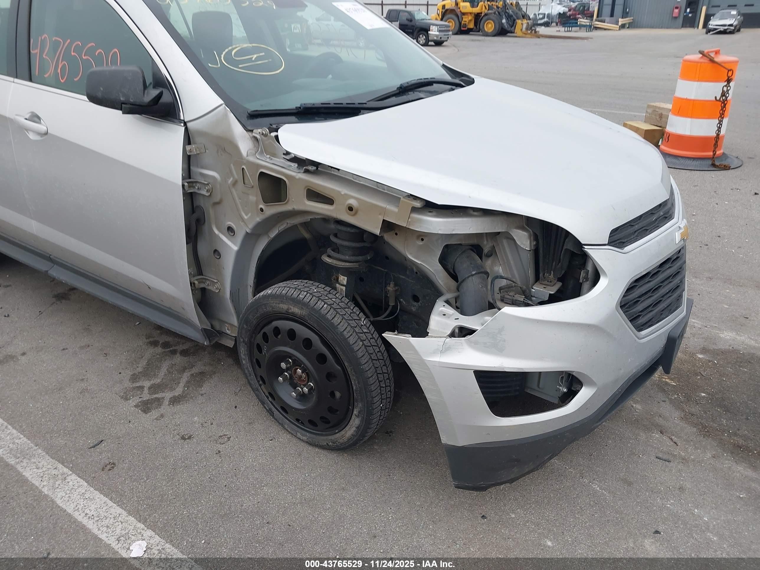 CHEVROLET EQUINOX image 6