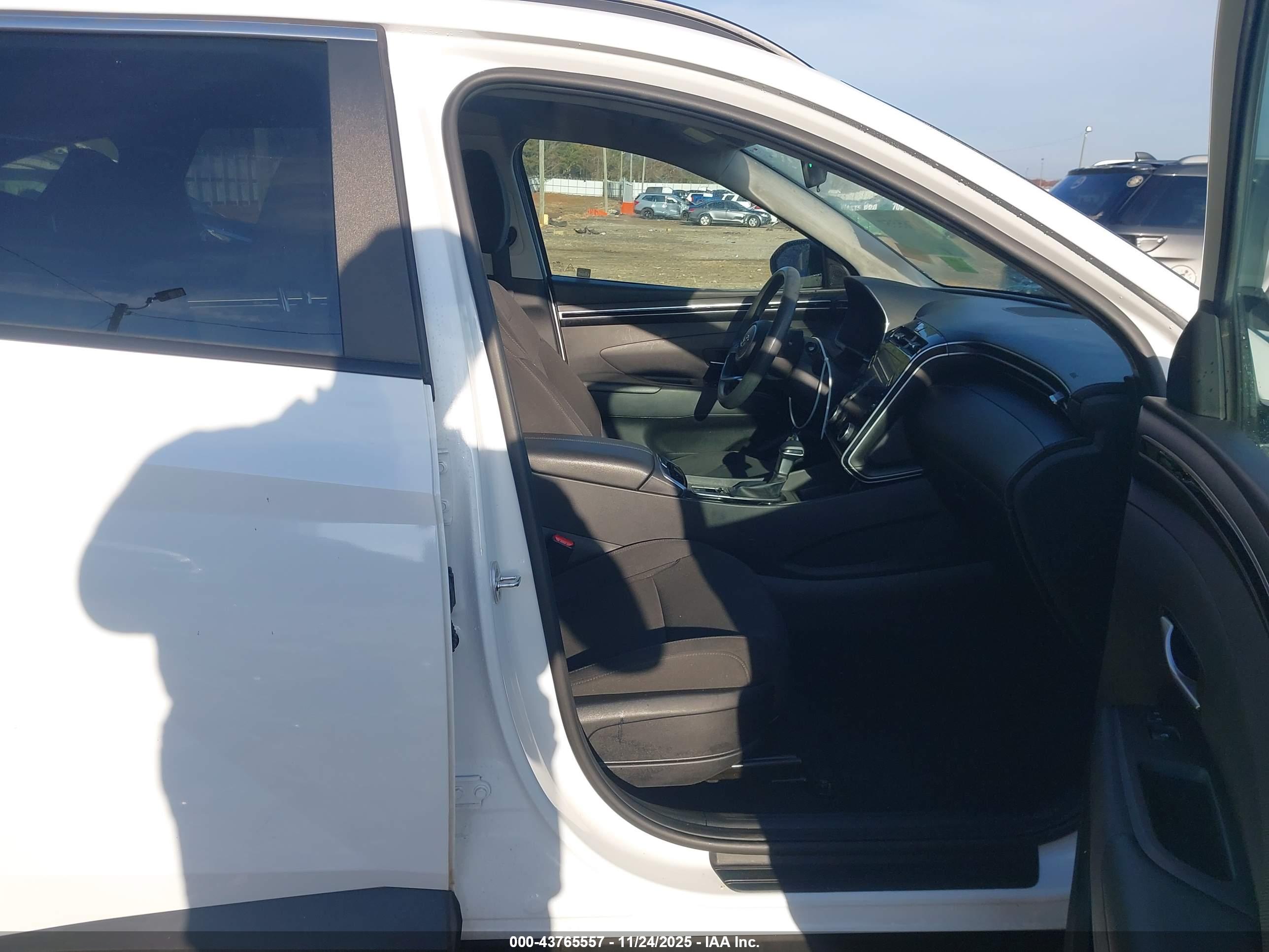 HYUNDAI TUCSON image 5