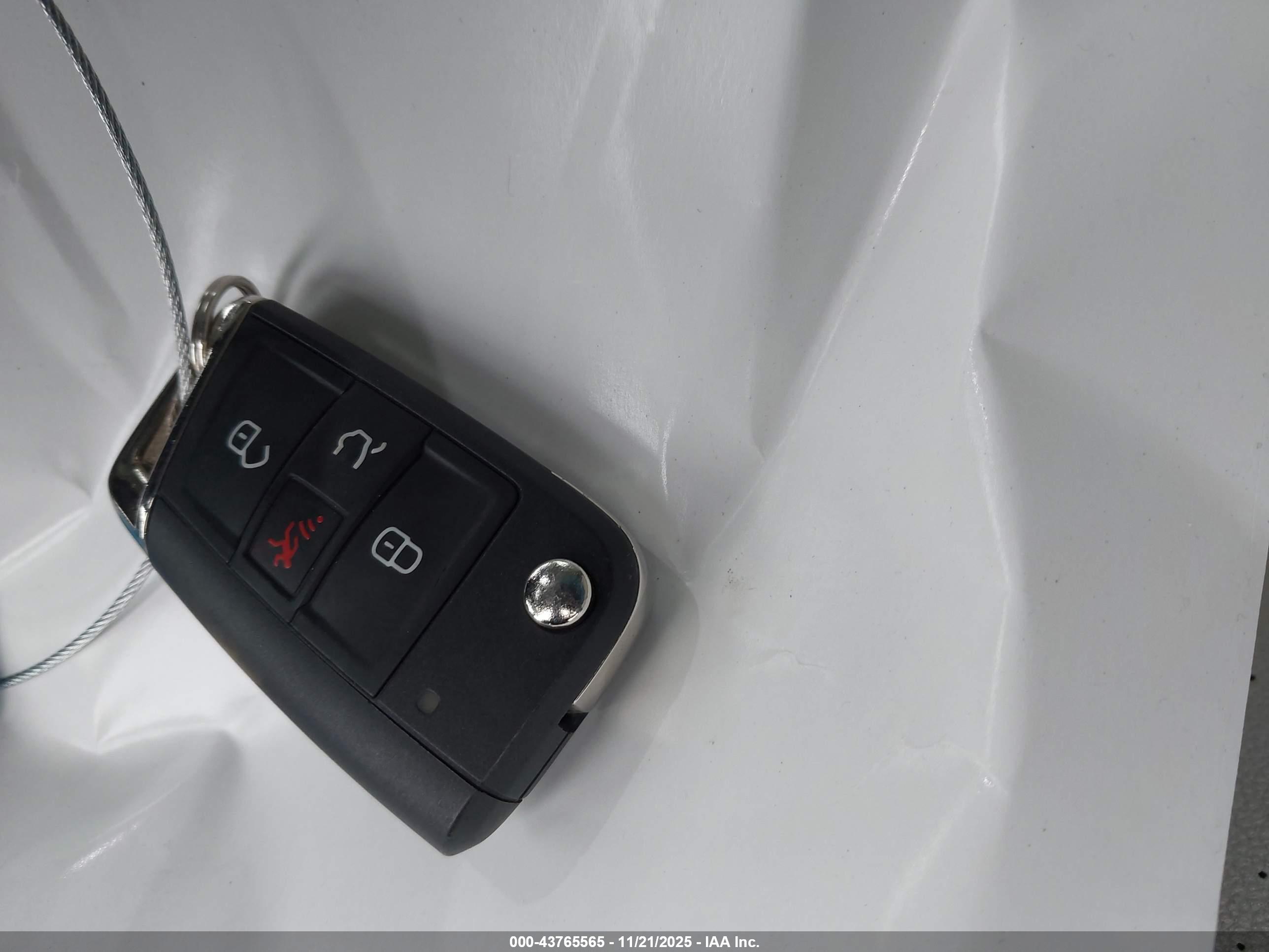 VOLKSWAGEN TIGUAN image 11