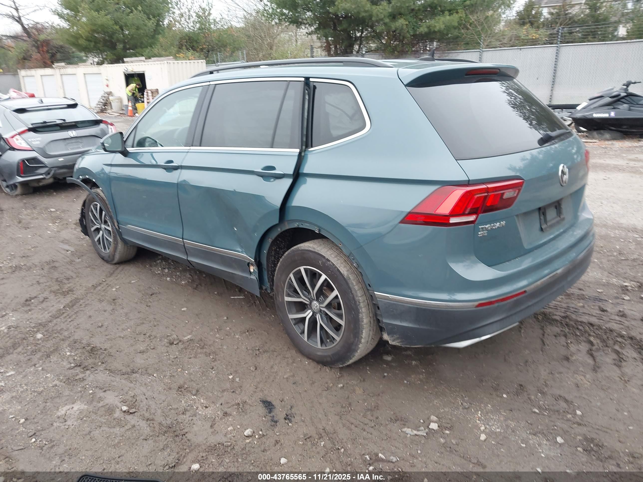 VOLKSWAGEN TIGUAN image 3