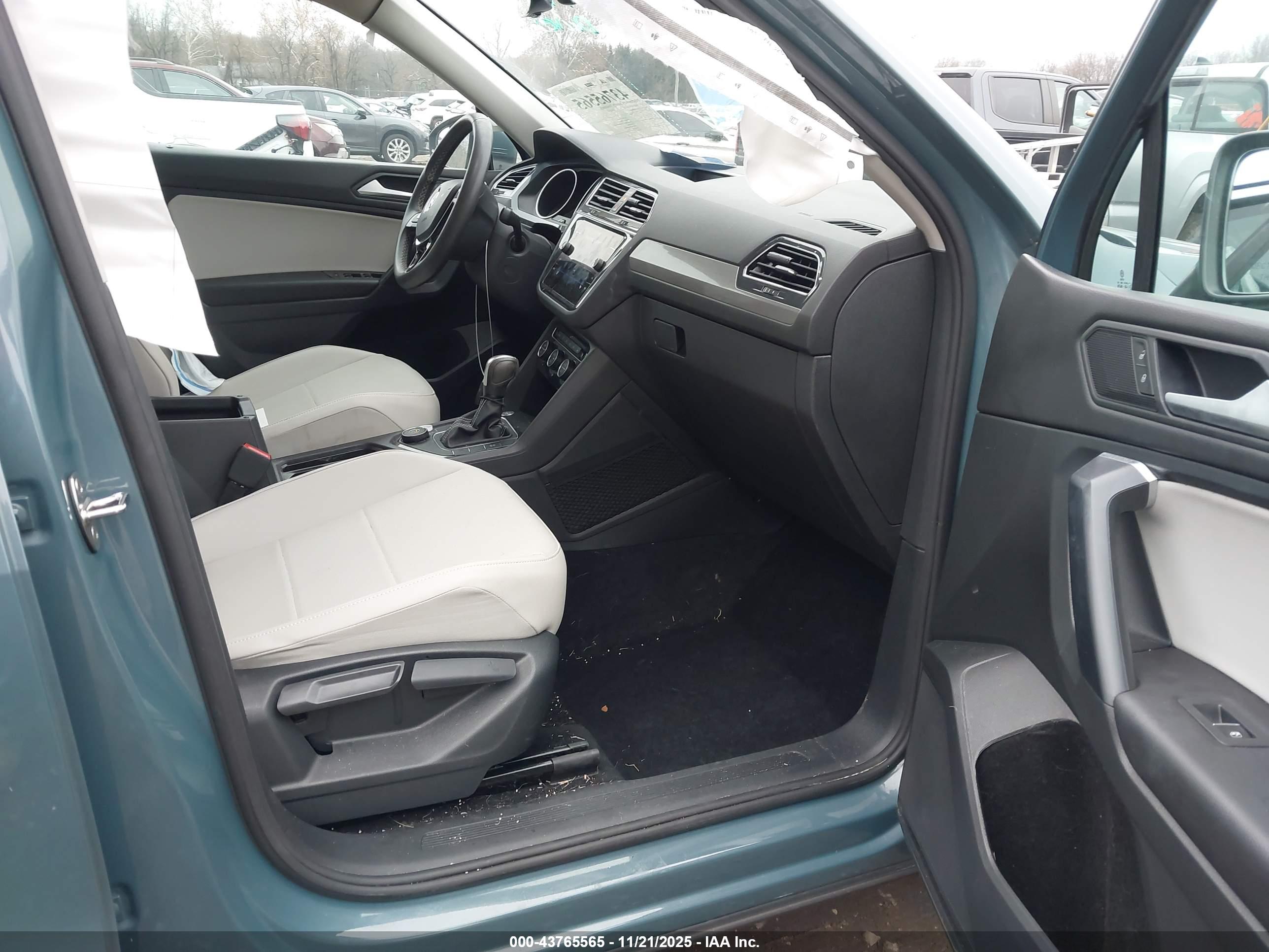 VOLKSWAGEN TIGUAN image 5