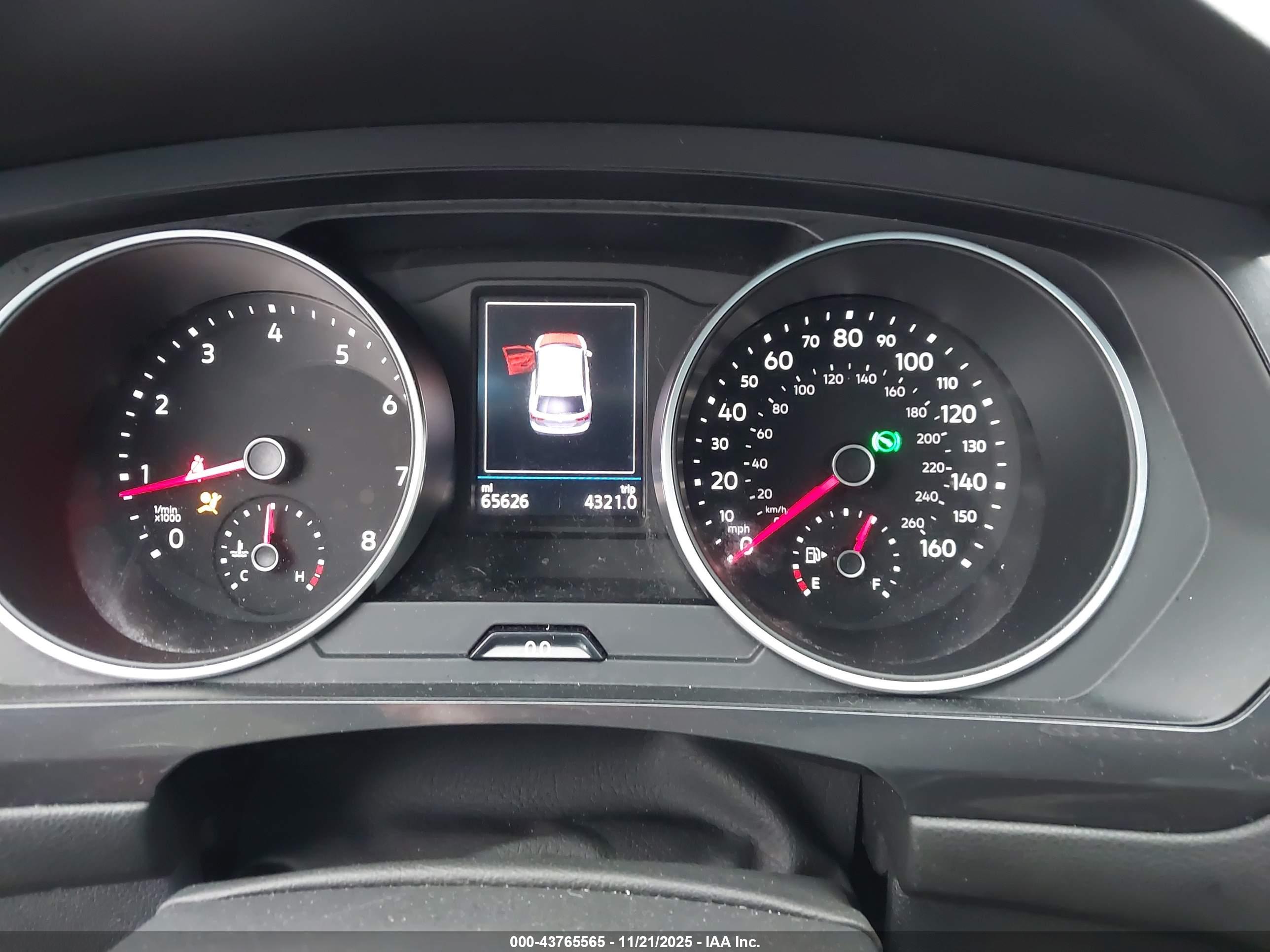 VOLKSWAGEN TIGUAN image 7