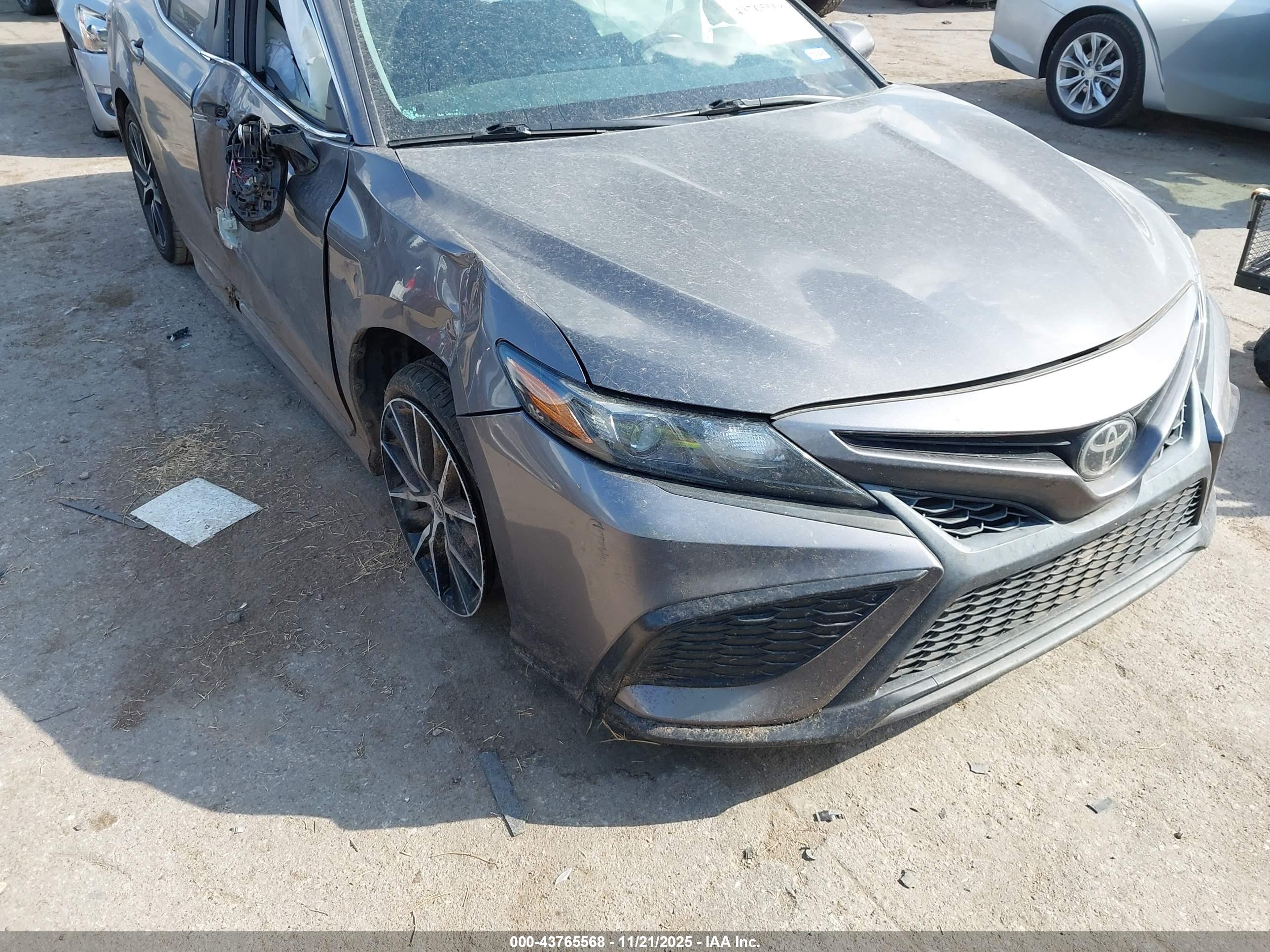 TOYOTA CAMRY image 6