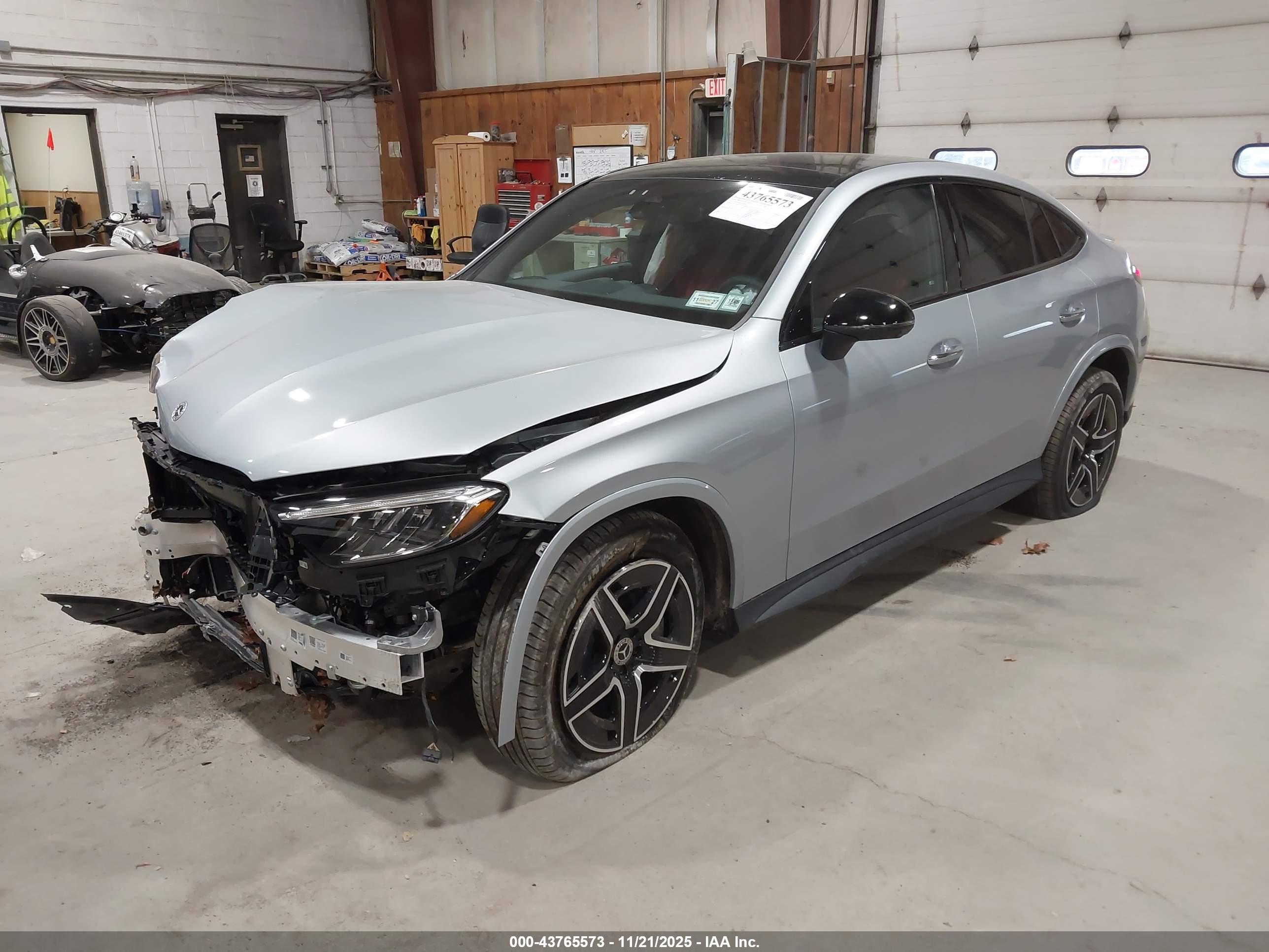MERCEDES-BENZ GLC image 2