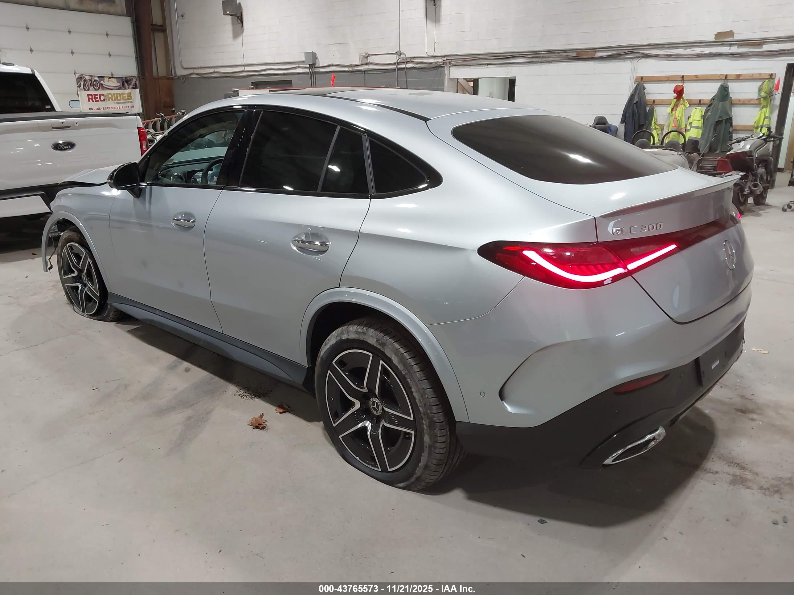 MERCEDES-BENZ GLC image 3