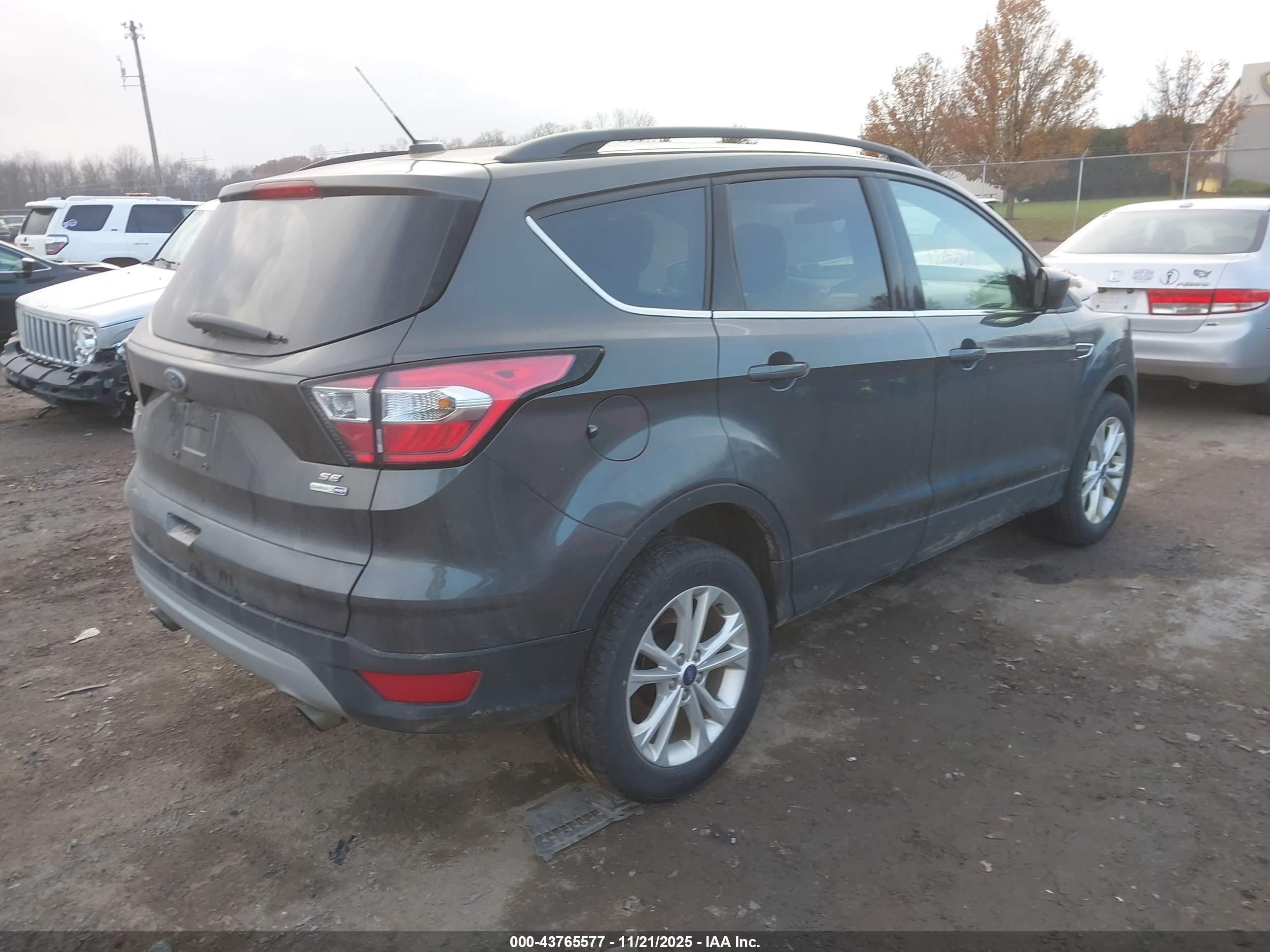 FORD ESCAPE image 4