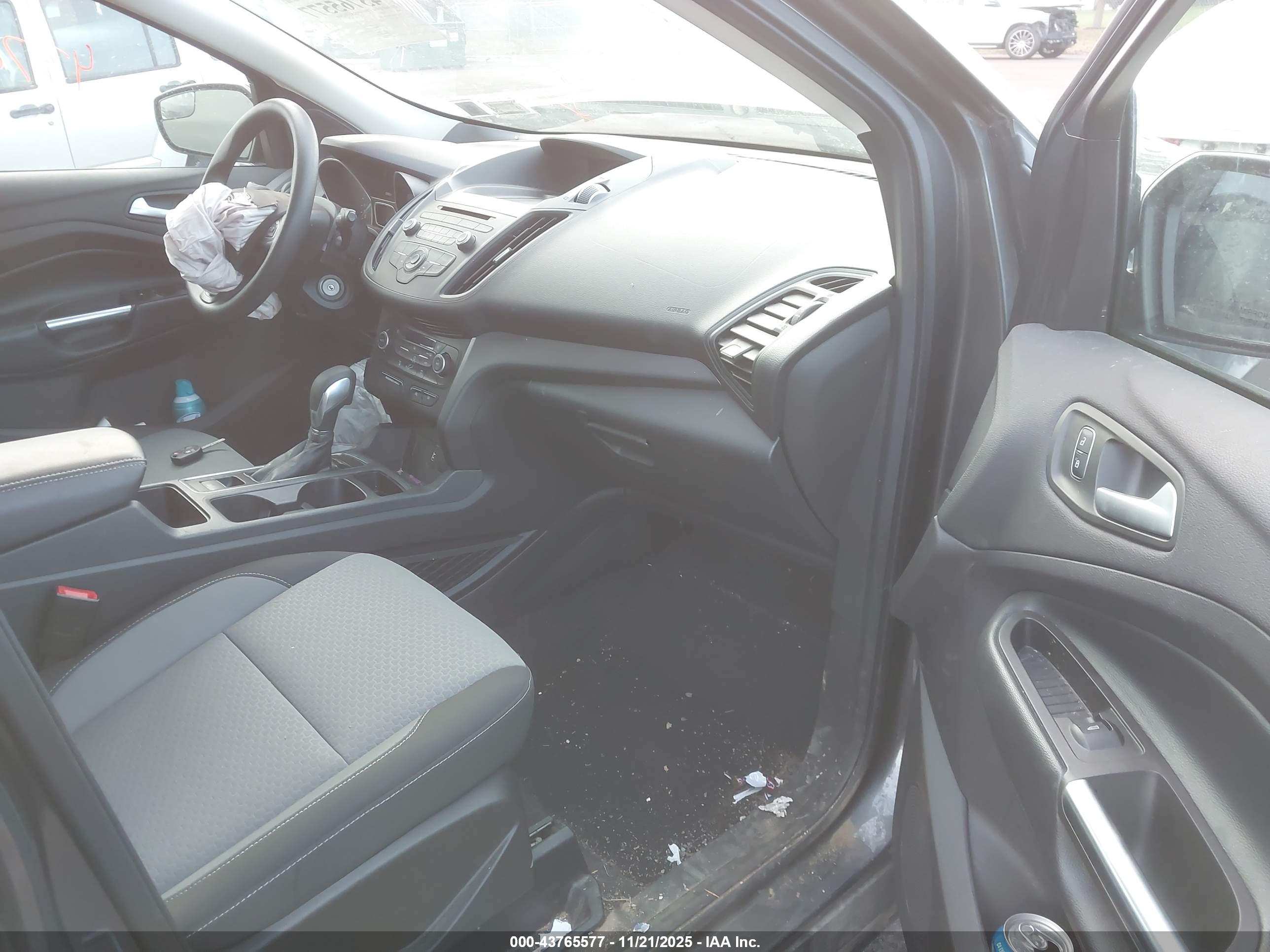 FORD ESCAPE image 5