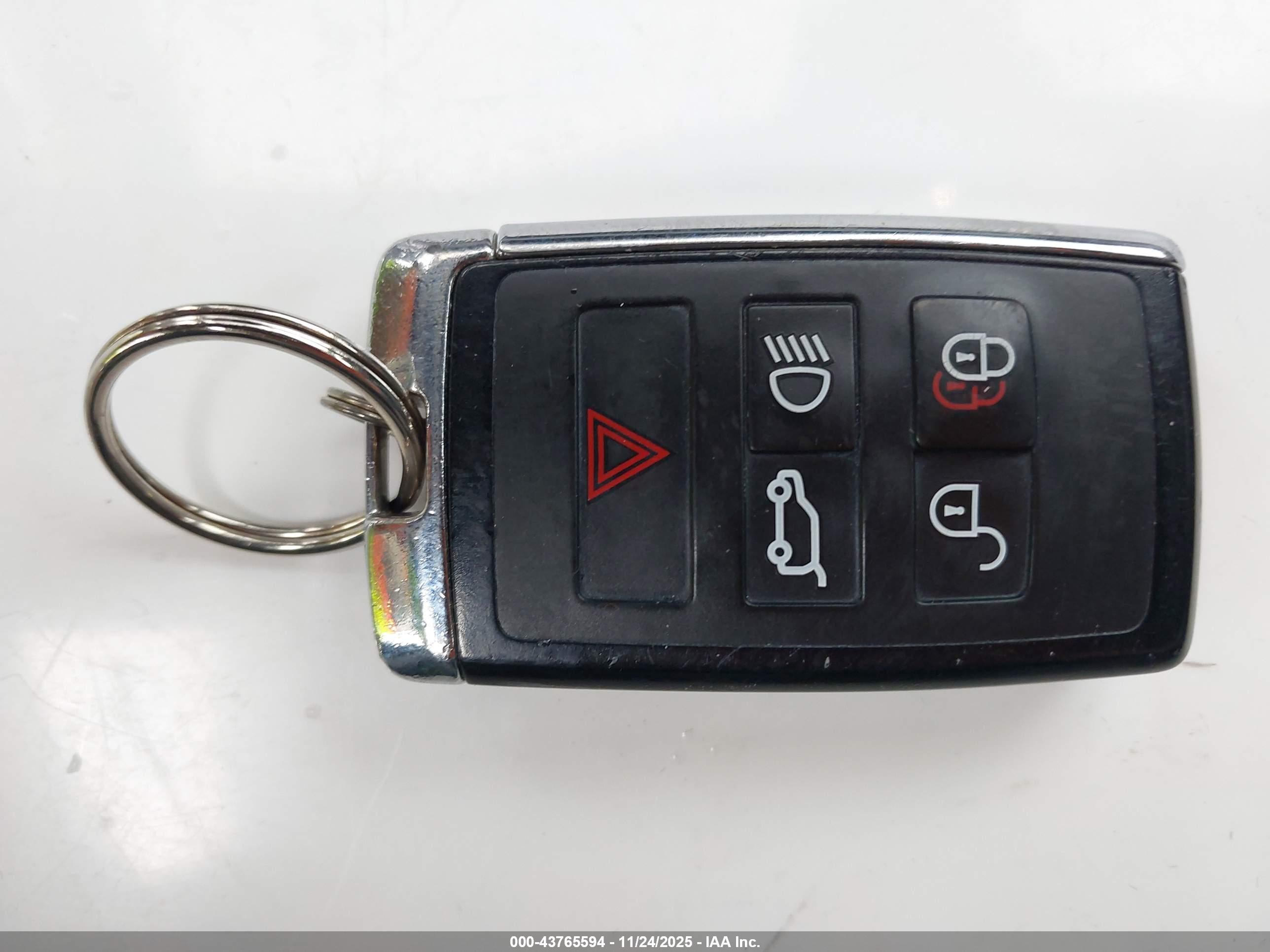 LAND ROVER image 11