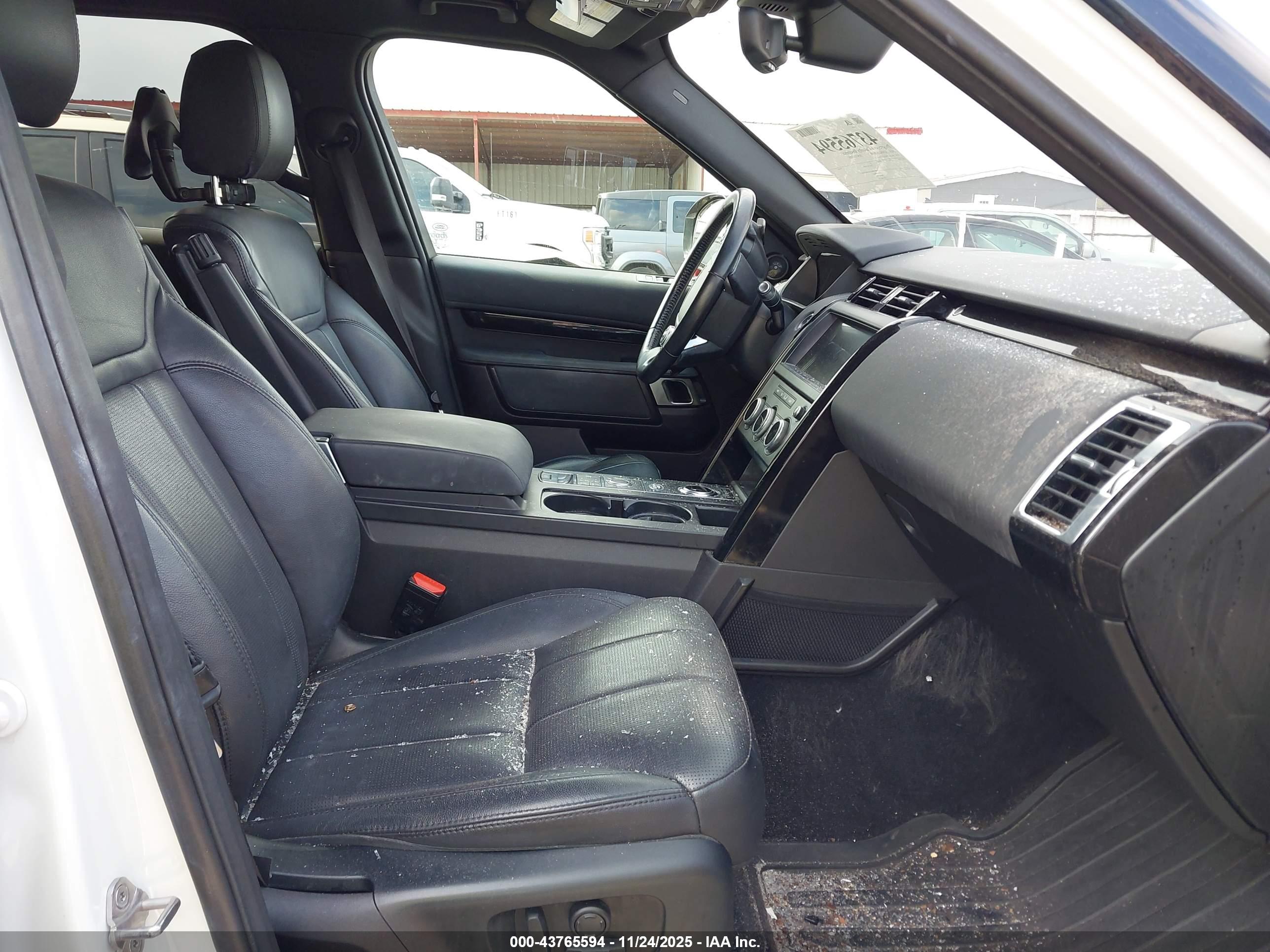 LAND ROVER image 5
