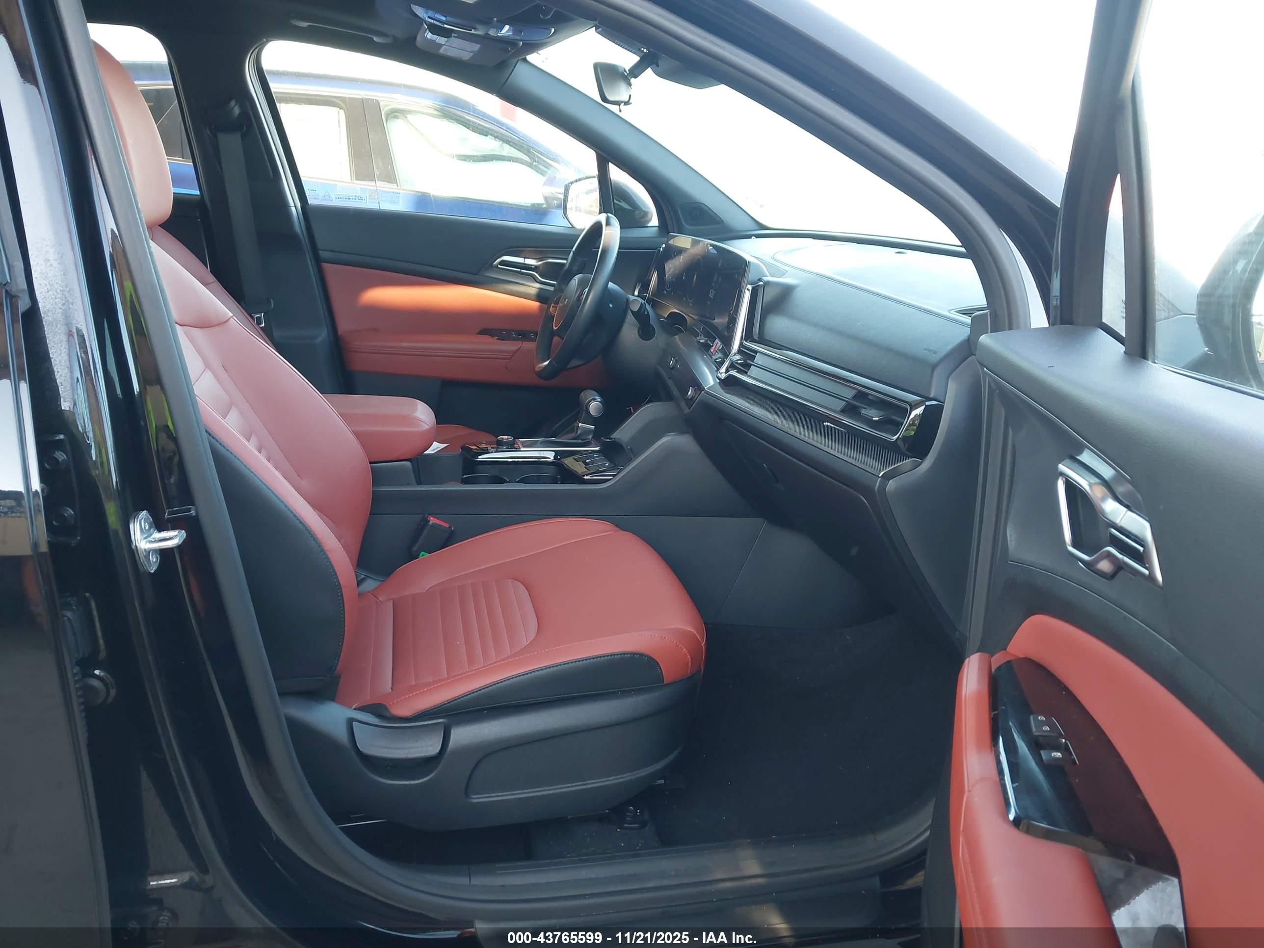 KIA SPORTAGE image 5